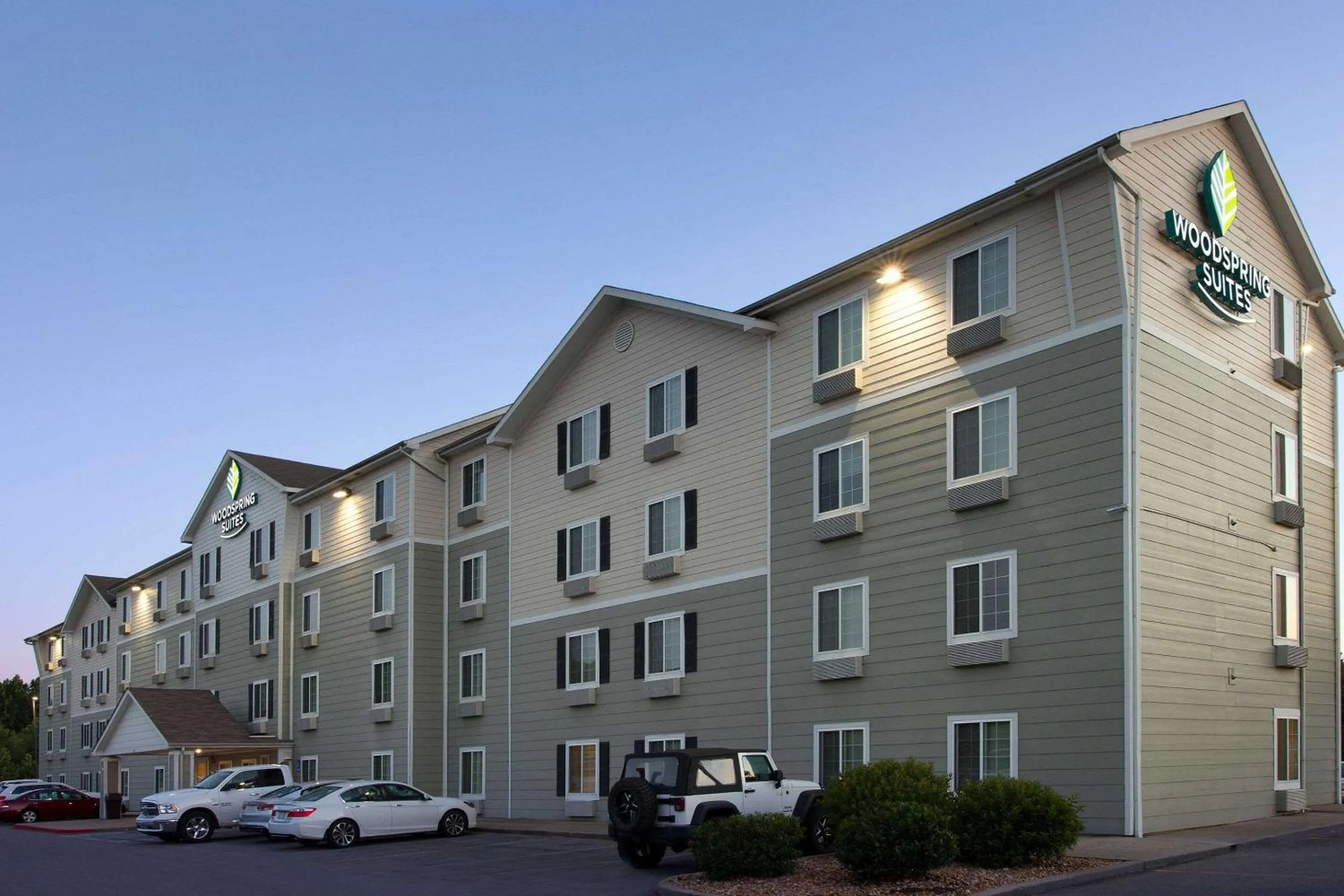 Property building in WoodSpring Suites Clarksville Ft. Campbell