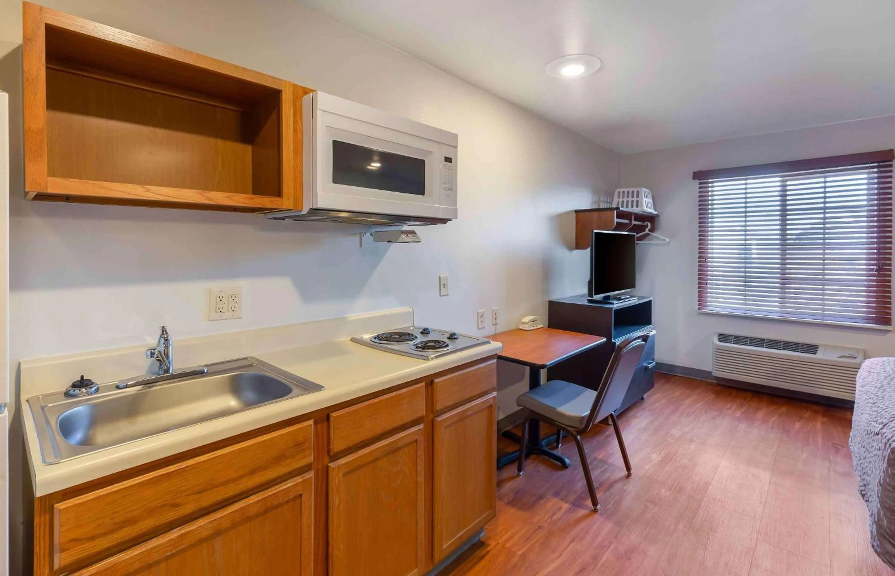 Bedroom in Extended Stay America Select Suites - Fayetteville - Cliffdale
