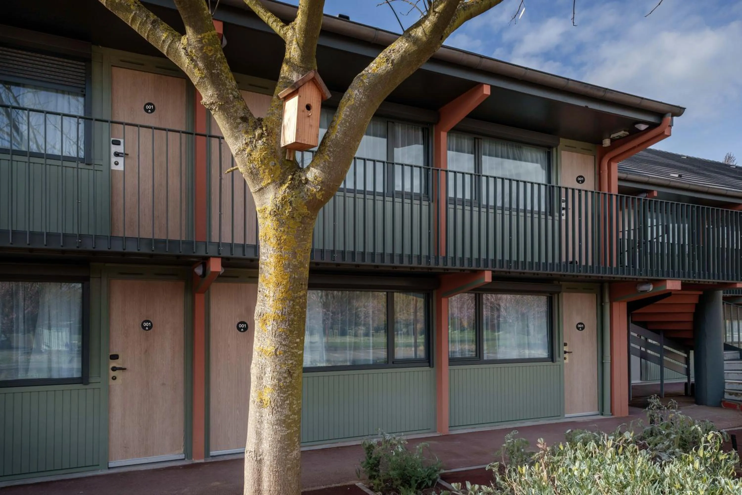 Facade/entrance in Campanile NATURE - Bordeaux Lac