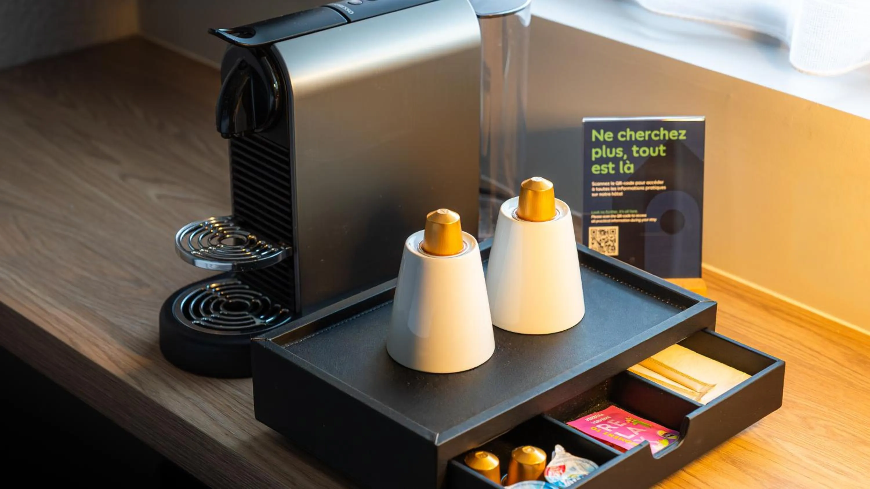 Coffee/tea facilities in Campanile NATURE - Bordeaux Lac