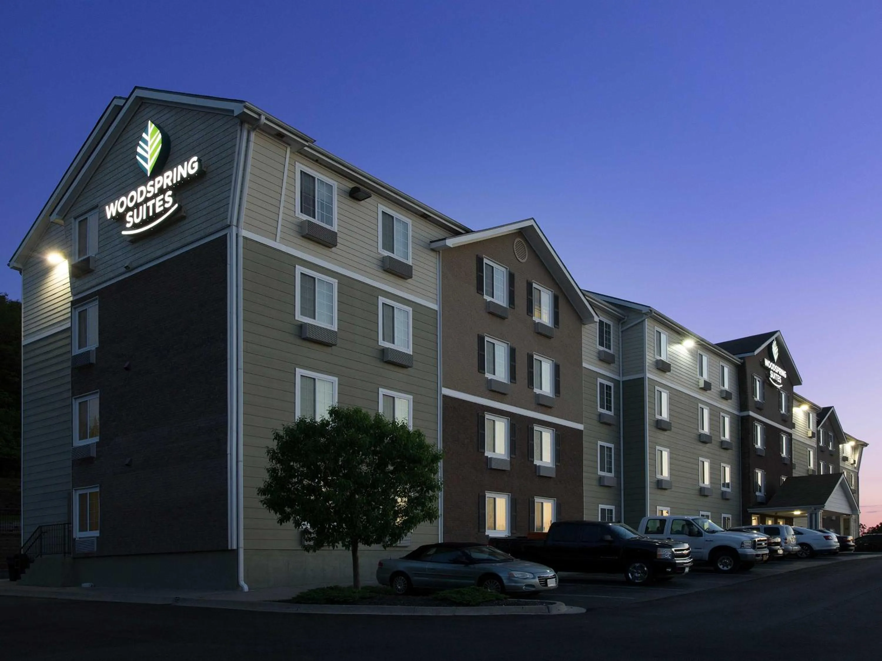 Property building in WoodSpring Suites Kansas City Mission