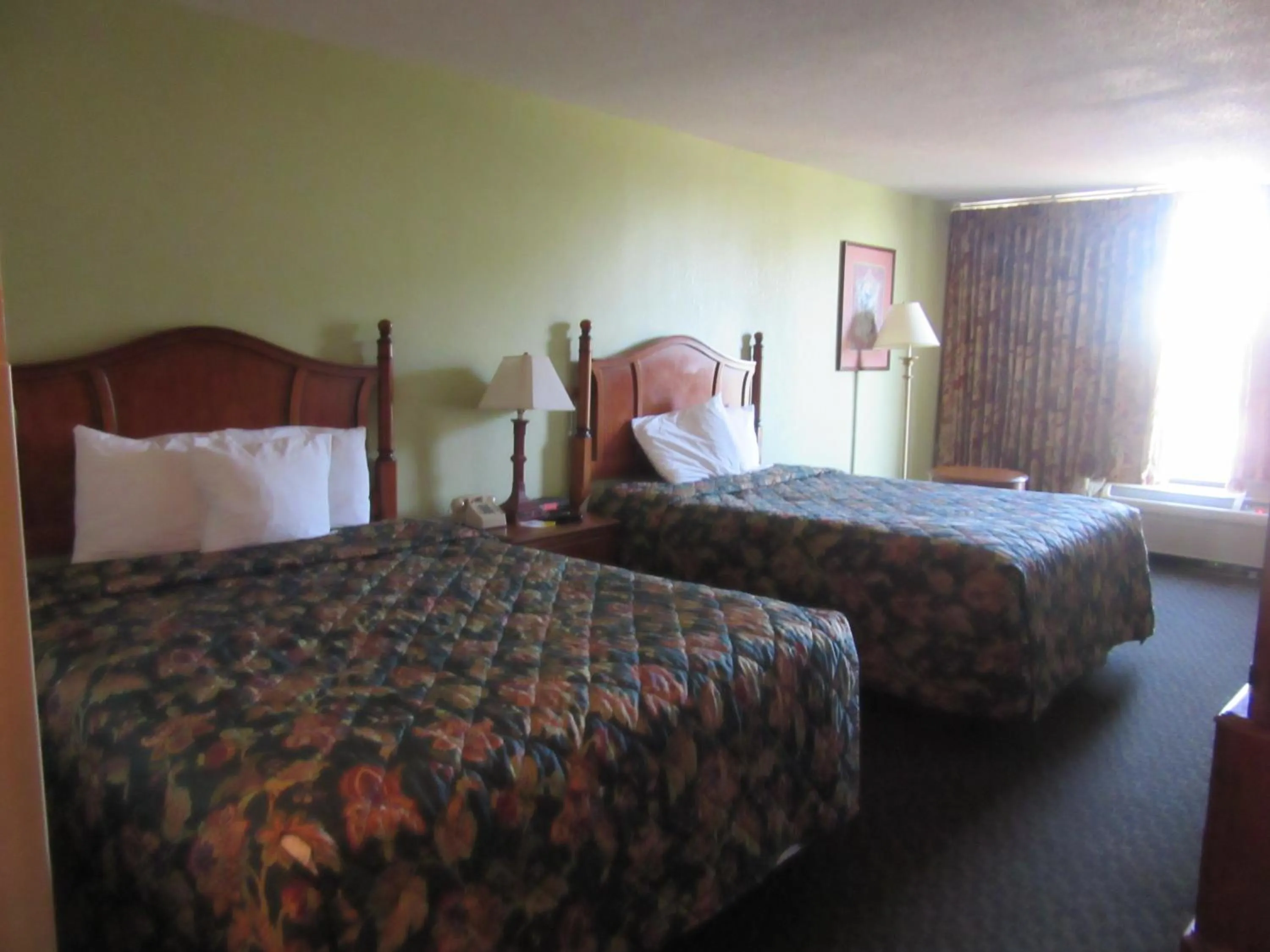 Day in Days Inn & Suites by Wyndham SE Columbia Ft Jackson