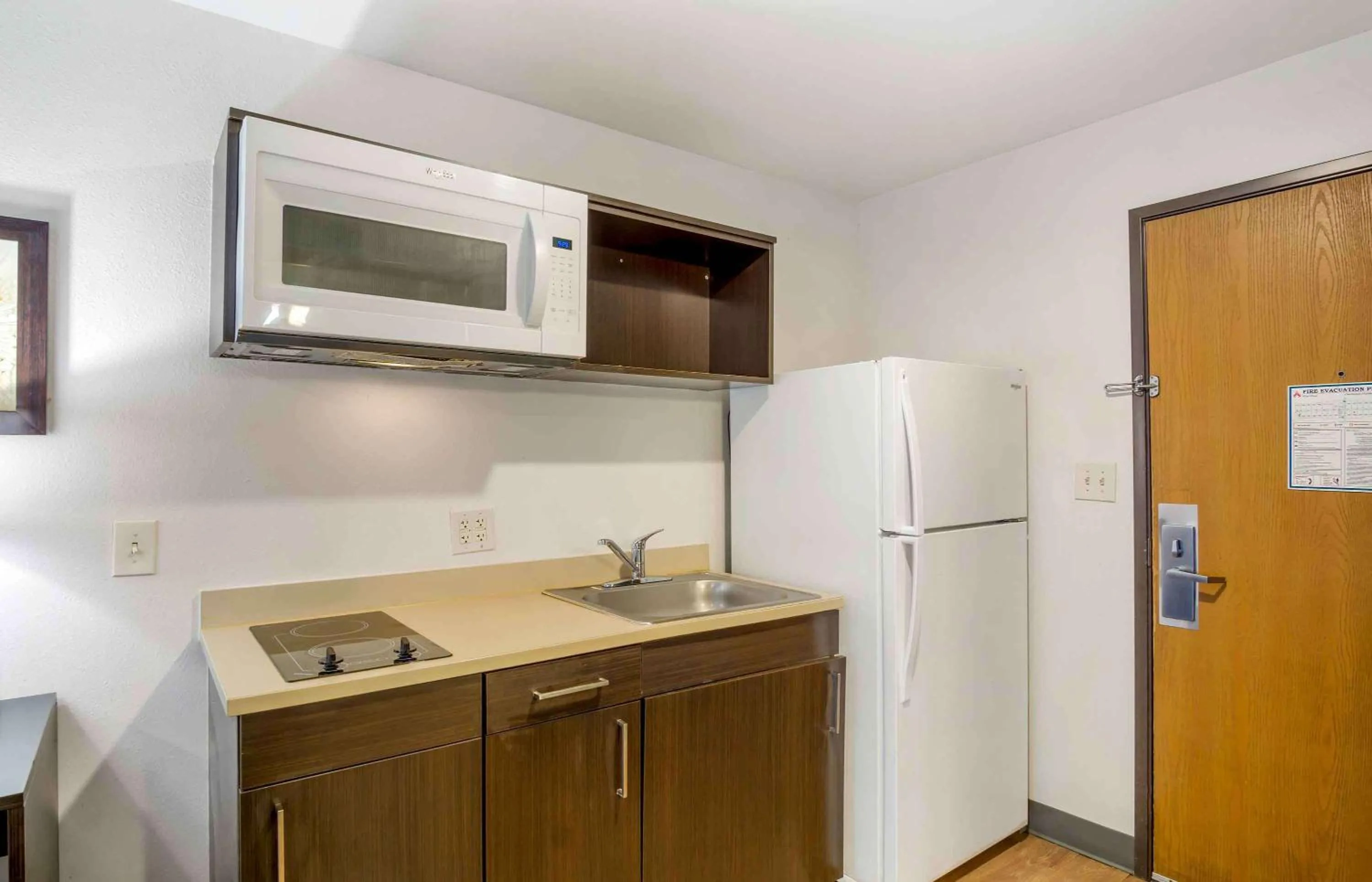 Bedroom in Extended Stay America Select Suites - Charleston - Ashley Phosphate Rd