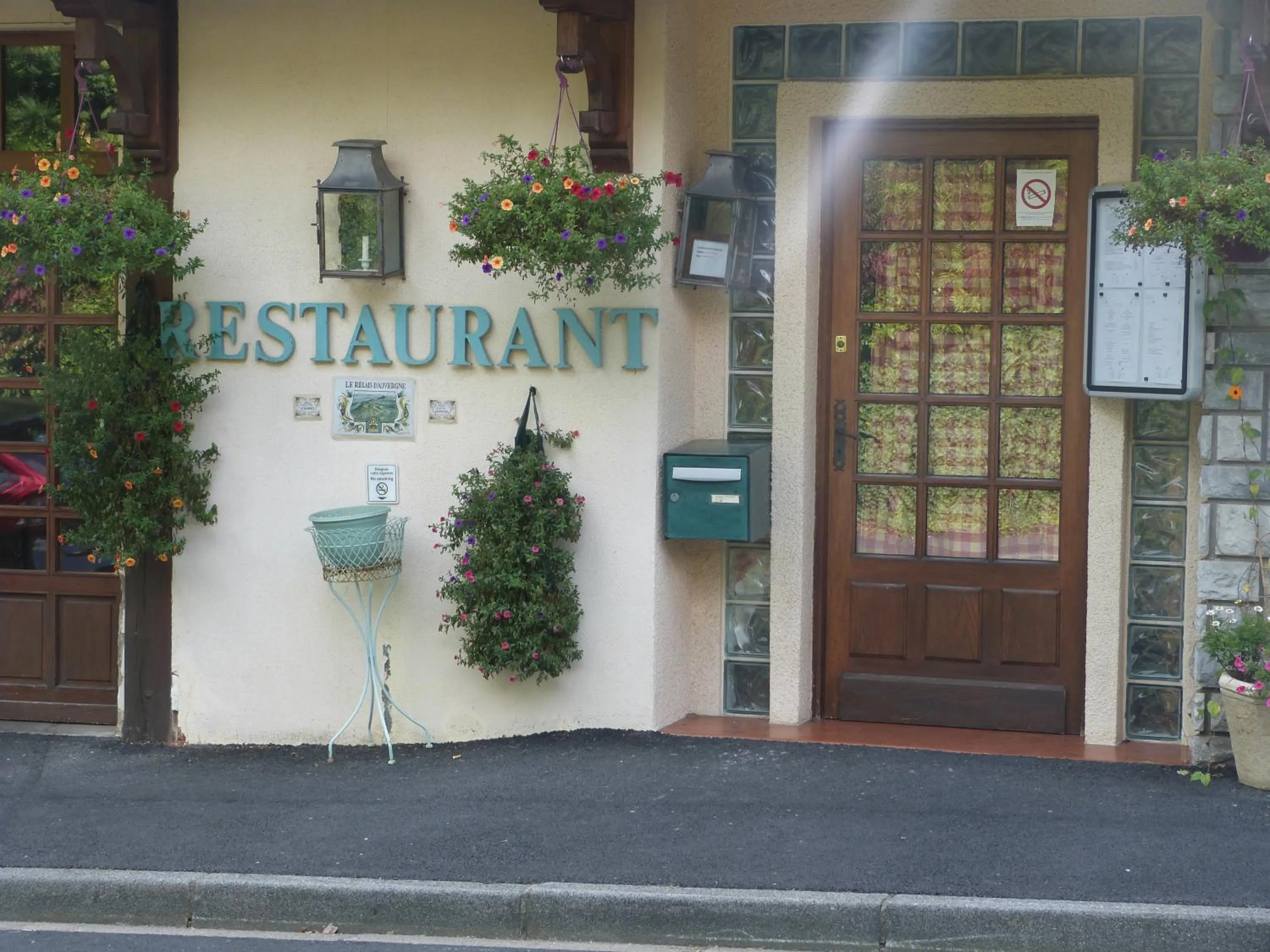 Facade/entrance in Relais d'Auvergne