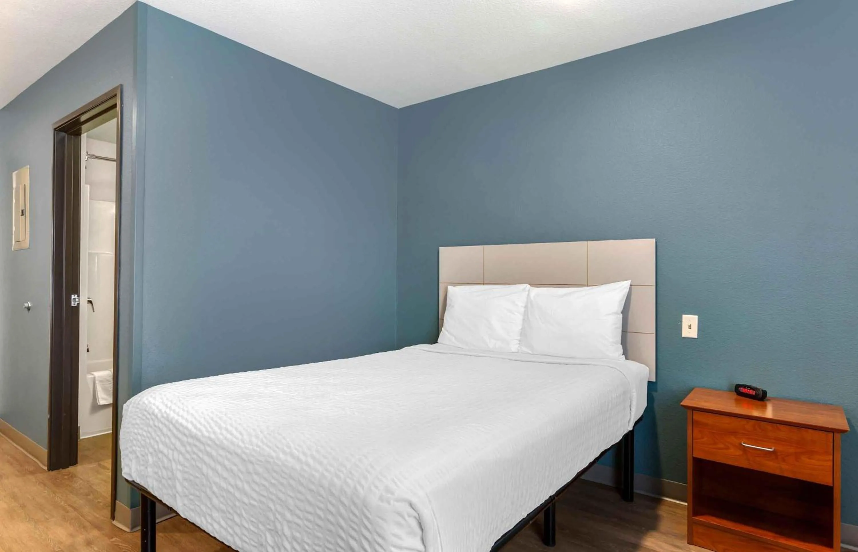 Bedroom, Bed in Extended Stay America Select Suites - Phoenix - Peoria - Sun City