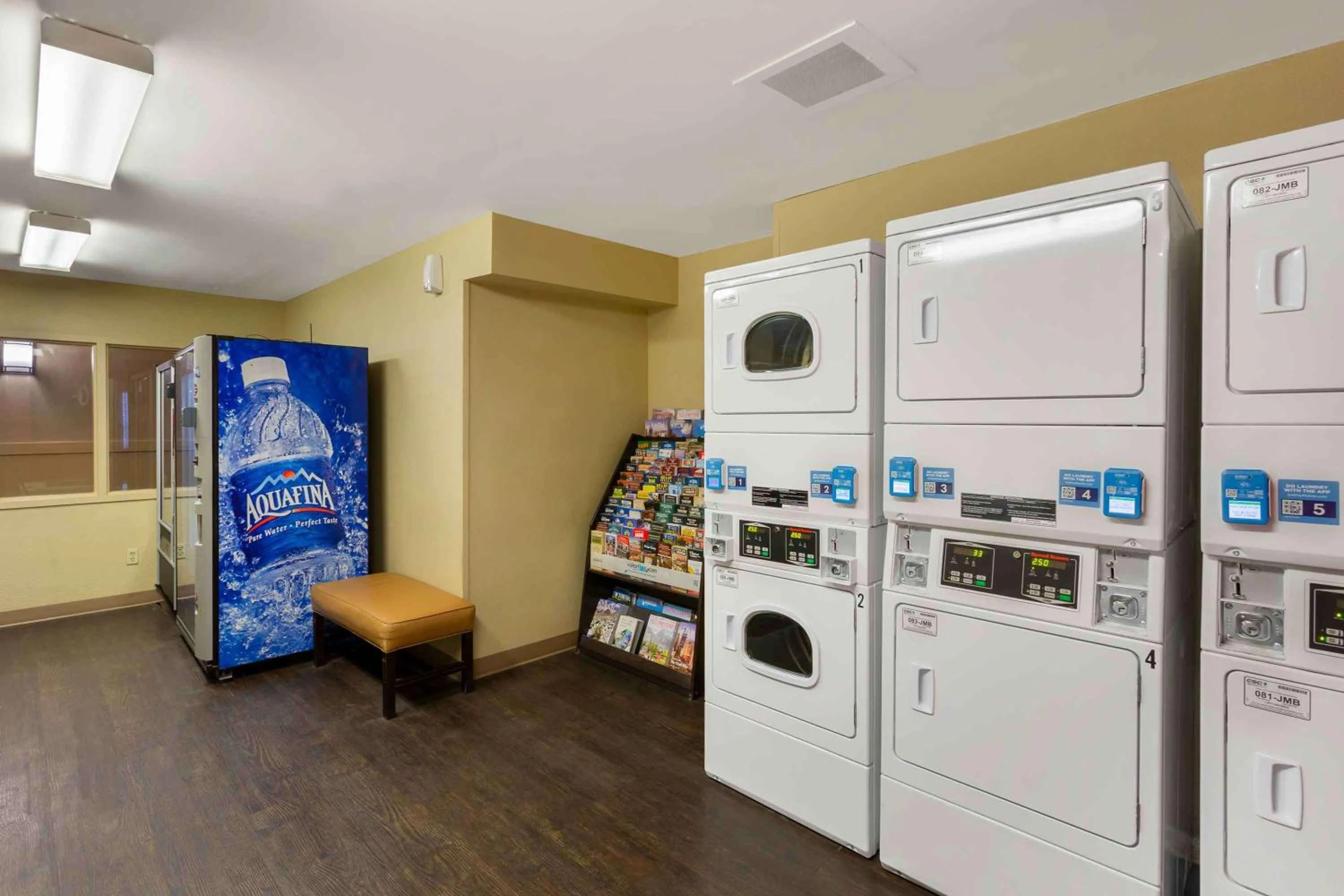 Property building in Extended Stay America Select Suites - Salt Lake City - Sandy