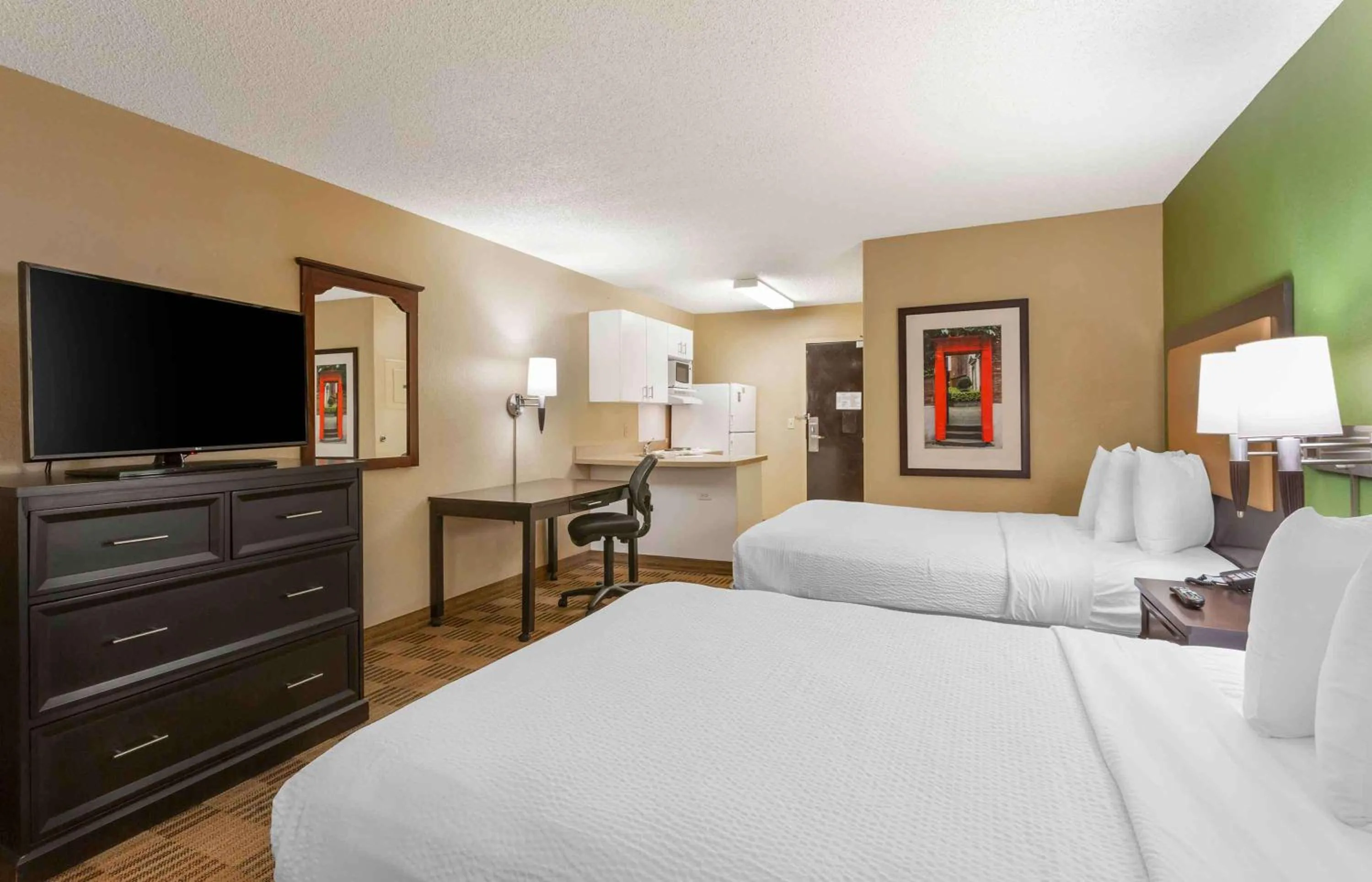 Bedroom, Bed in Extended Stay America Select Suites - Salt Lake City - Sandy