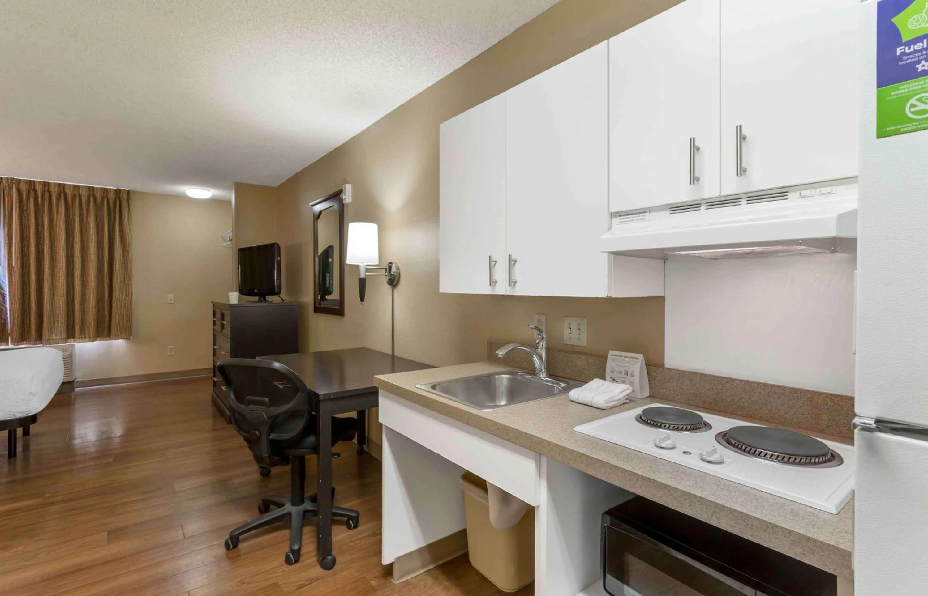 Kitchen or kitchenette in Extended Stay America Select Suites - Salt Lake City - Sandy