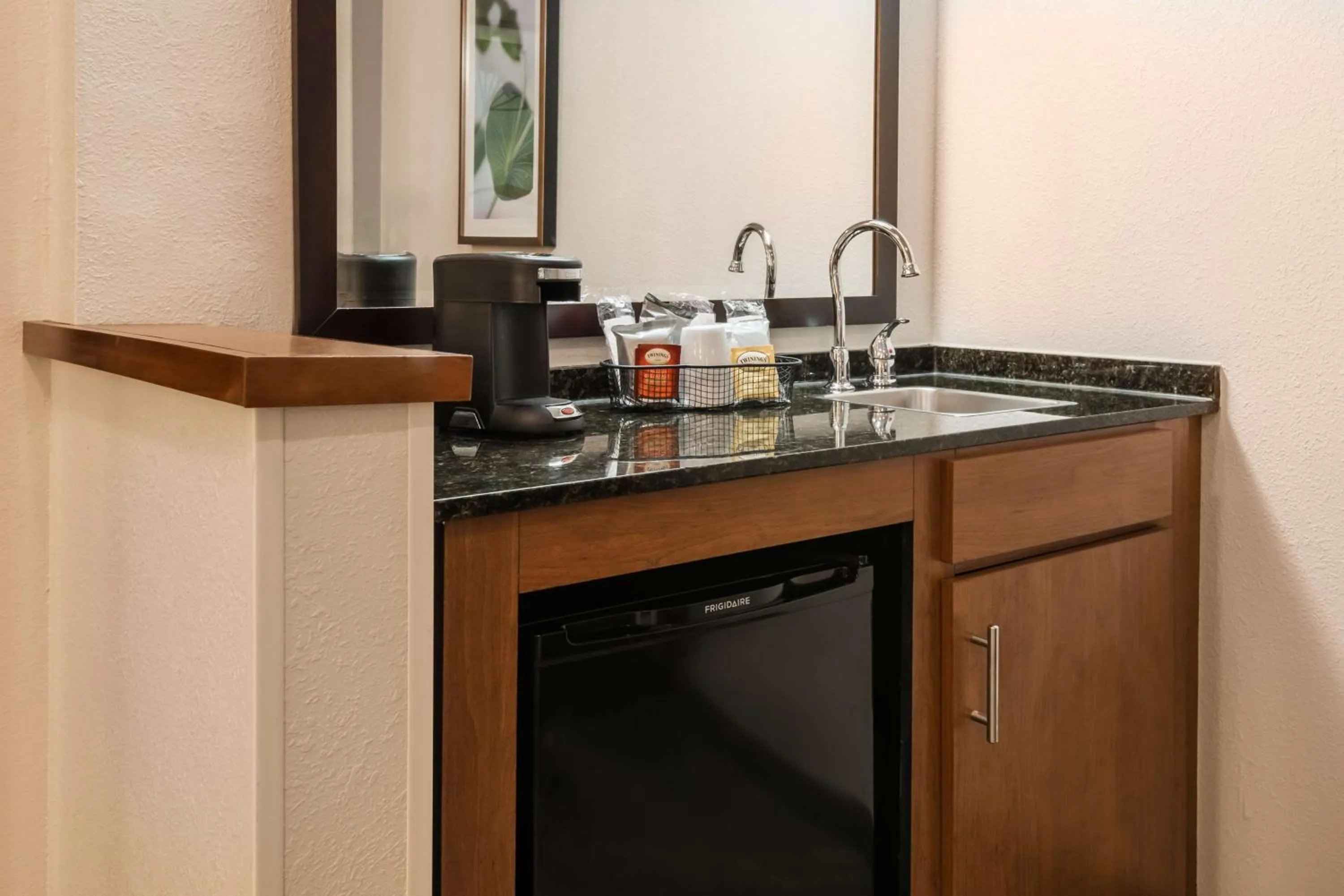 Photo of the whole room in Hyatt Place Atlanta Duluth Johns Creek