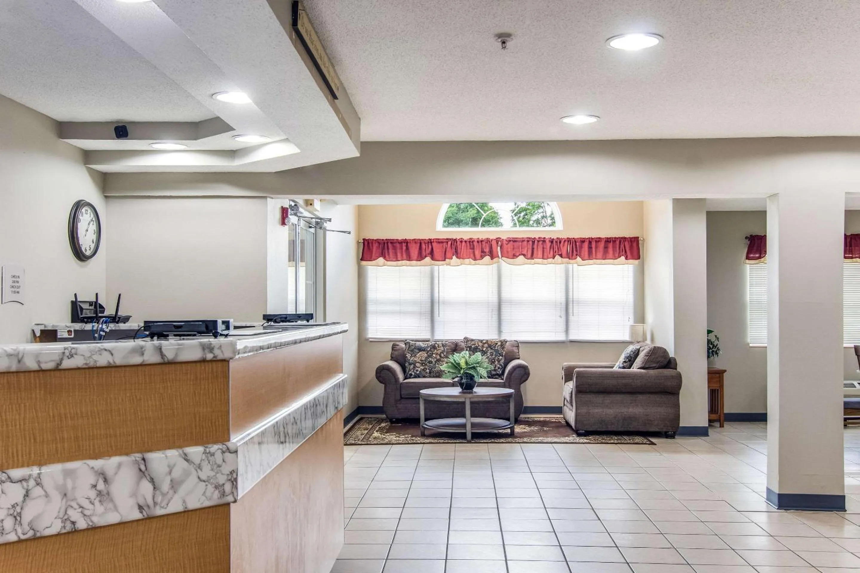 Lobby or reception in Quality Inn & Suites Grove City-Outlet Mall