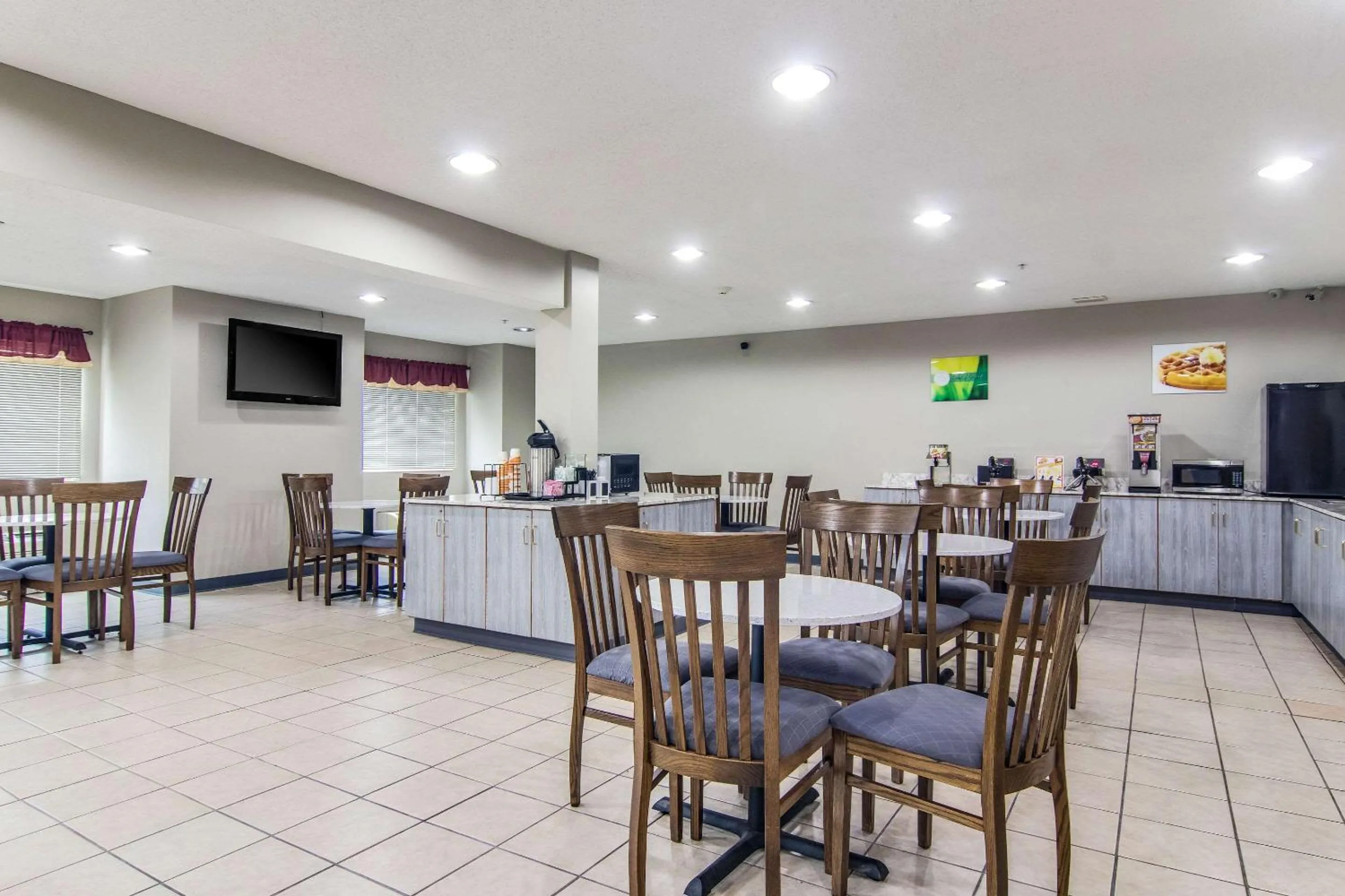 Restaurant/places to eat in Quality Inn & Suites Grove City-Outlet Mall