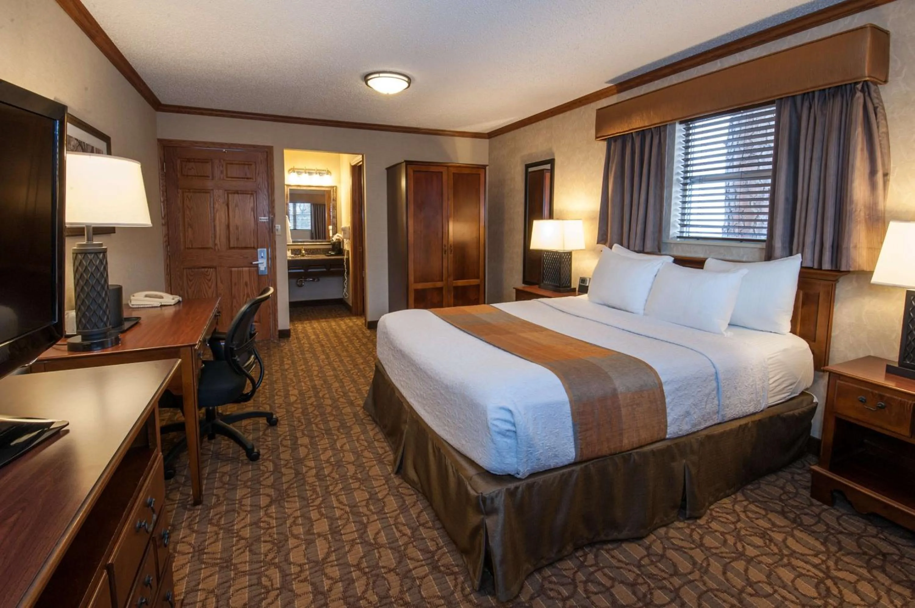 Photo of the whole room, Bed in Best Western Inn of the Ozarks