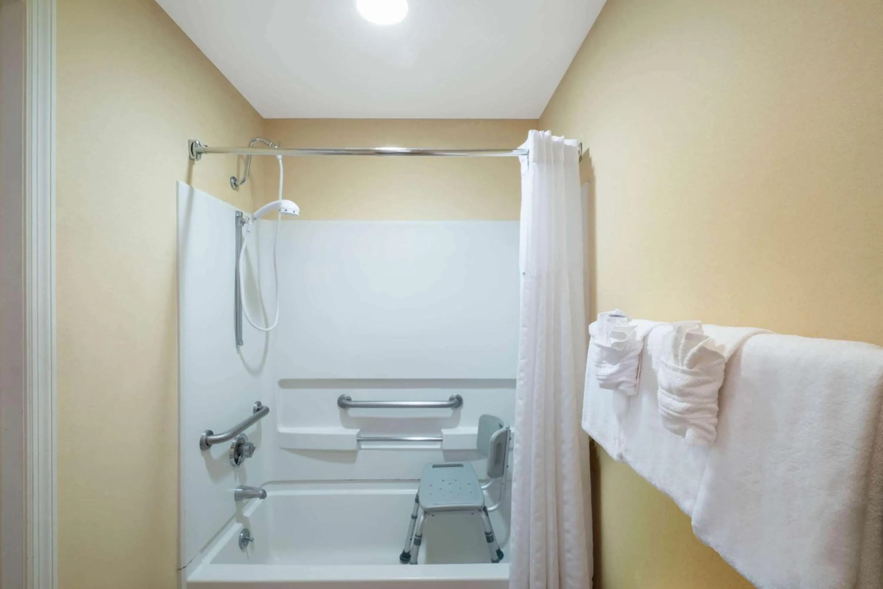 Bathroom in Baymont by Wyndham Knoxville/Cedar Bluff