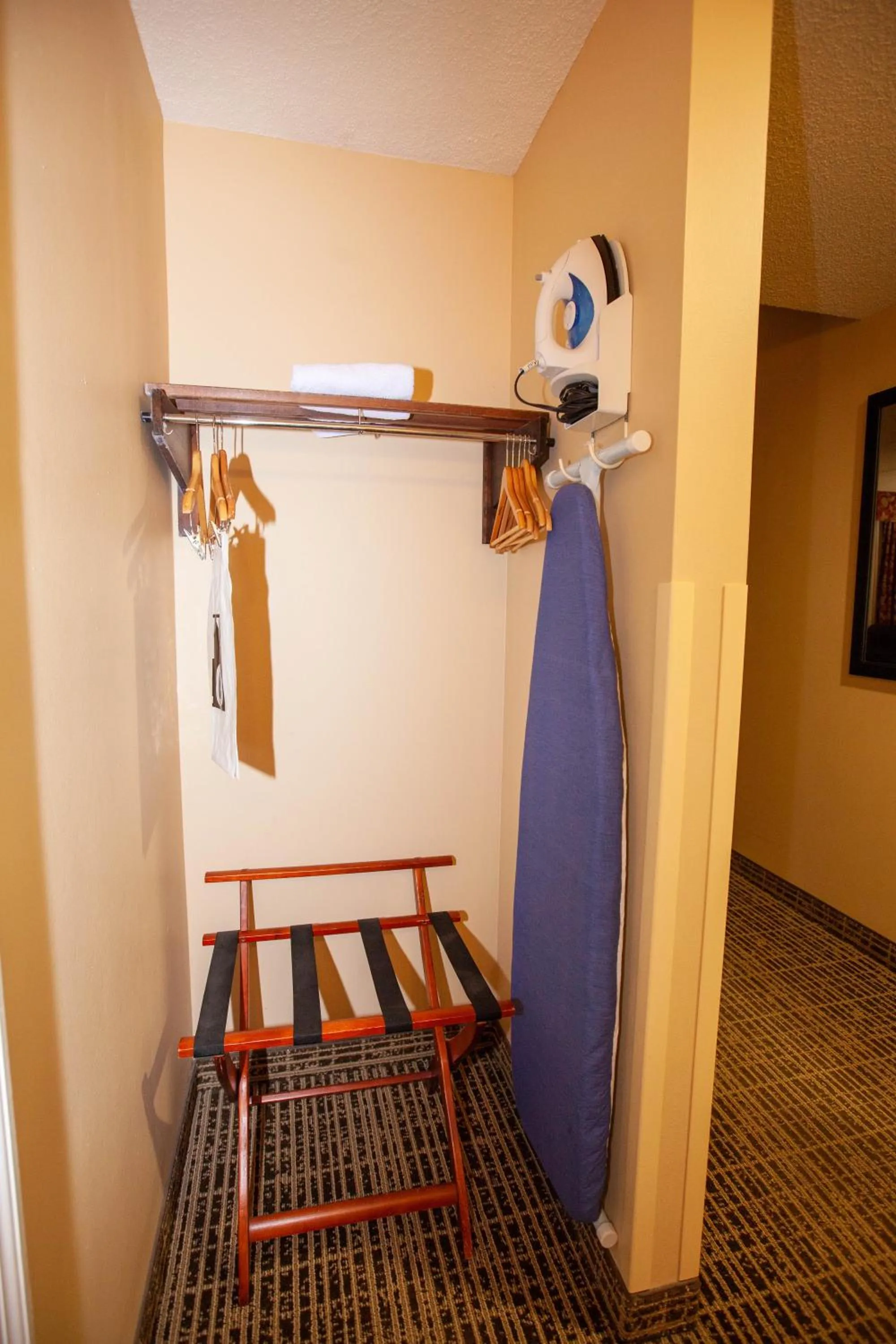 furniture in Baymont by Wyndham Knoxville/Cedar Bluff