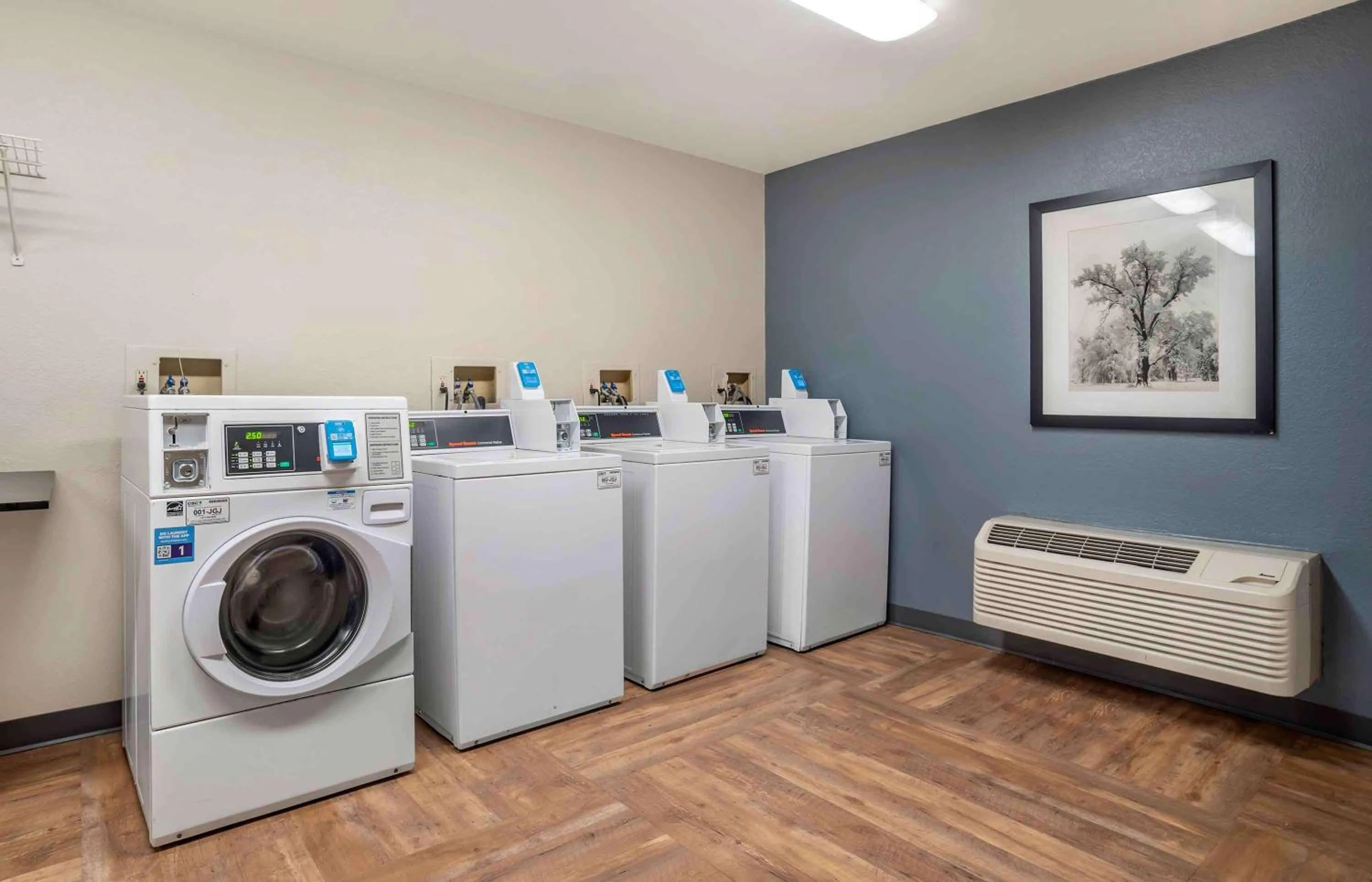 Property building in Extended Stay America Select Suites - New Orleans - Airport