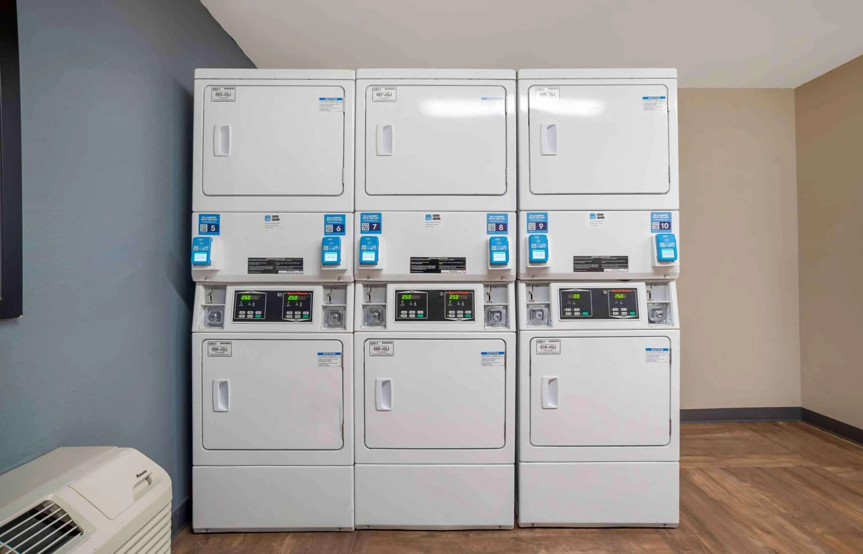 Property building in Extended Stay America Select Suites - New Orleans - Airport