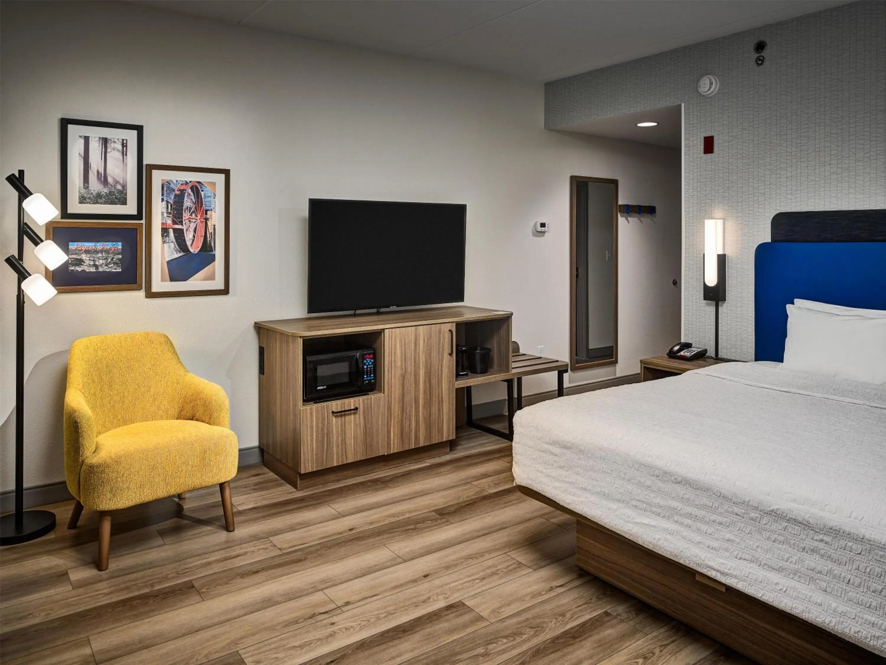 Bed in Hampton Inn Pigeon Forge