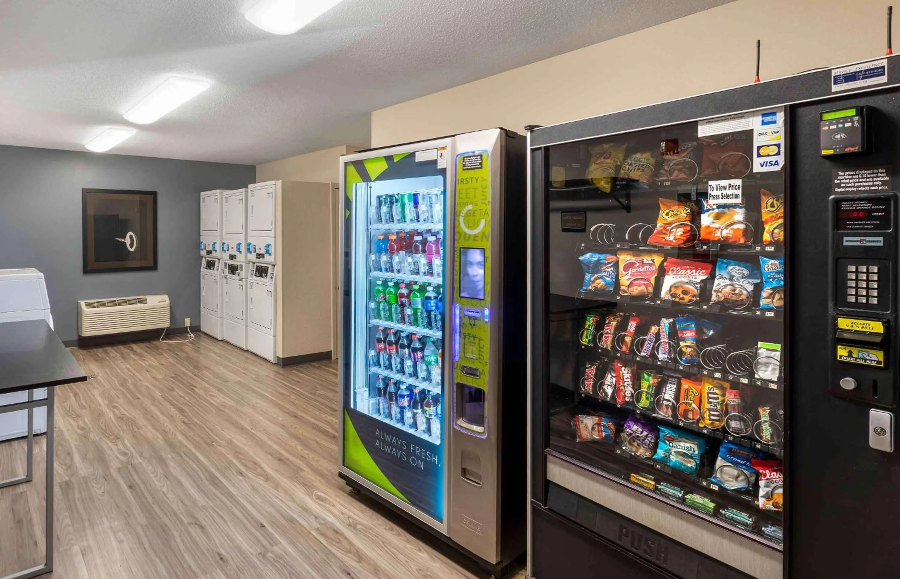 Property building in Extended Stay America Select Suites - Milwaukee - Waukesha