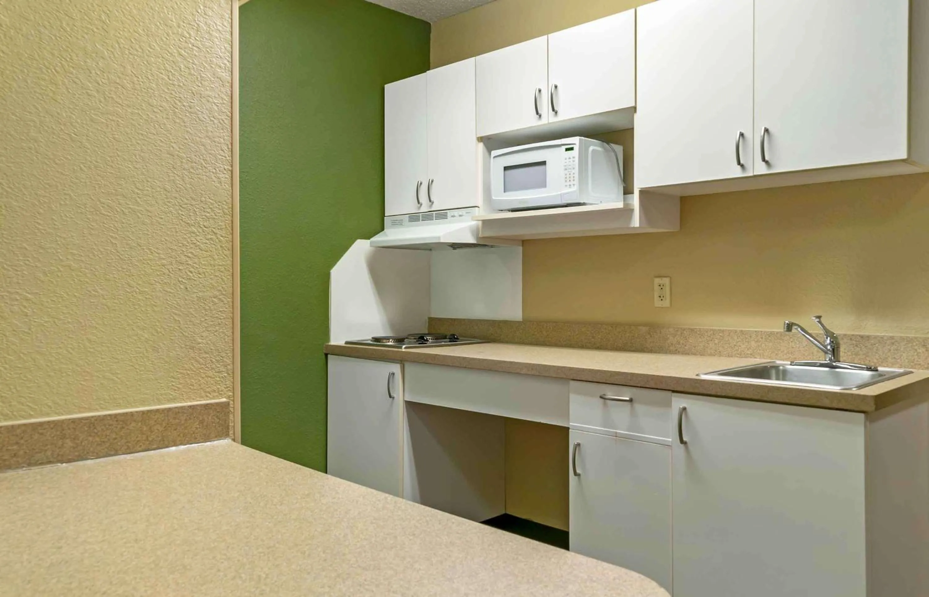 Kitchen or kitchenette in Extended Stay America Suites - Detroit - Madison Heights