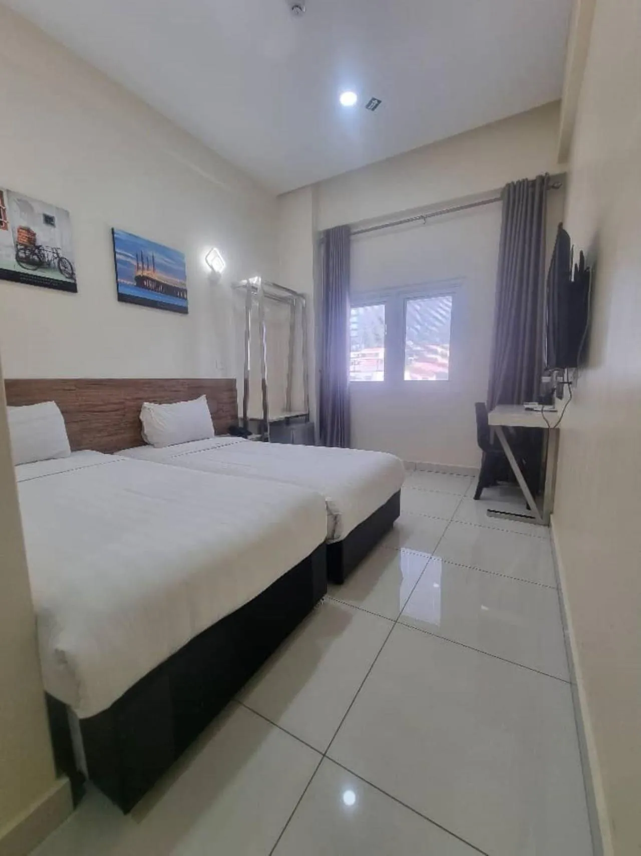 Bed in Avatel Jelutong