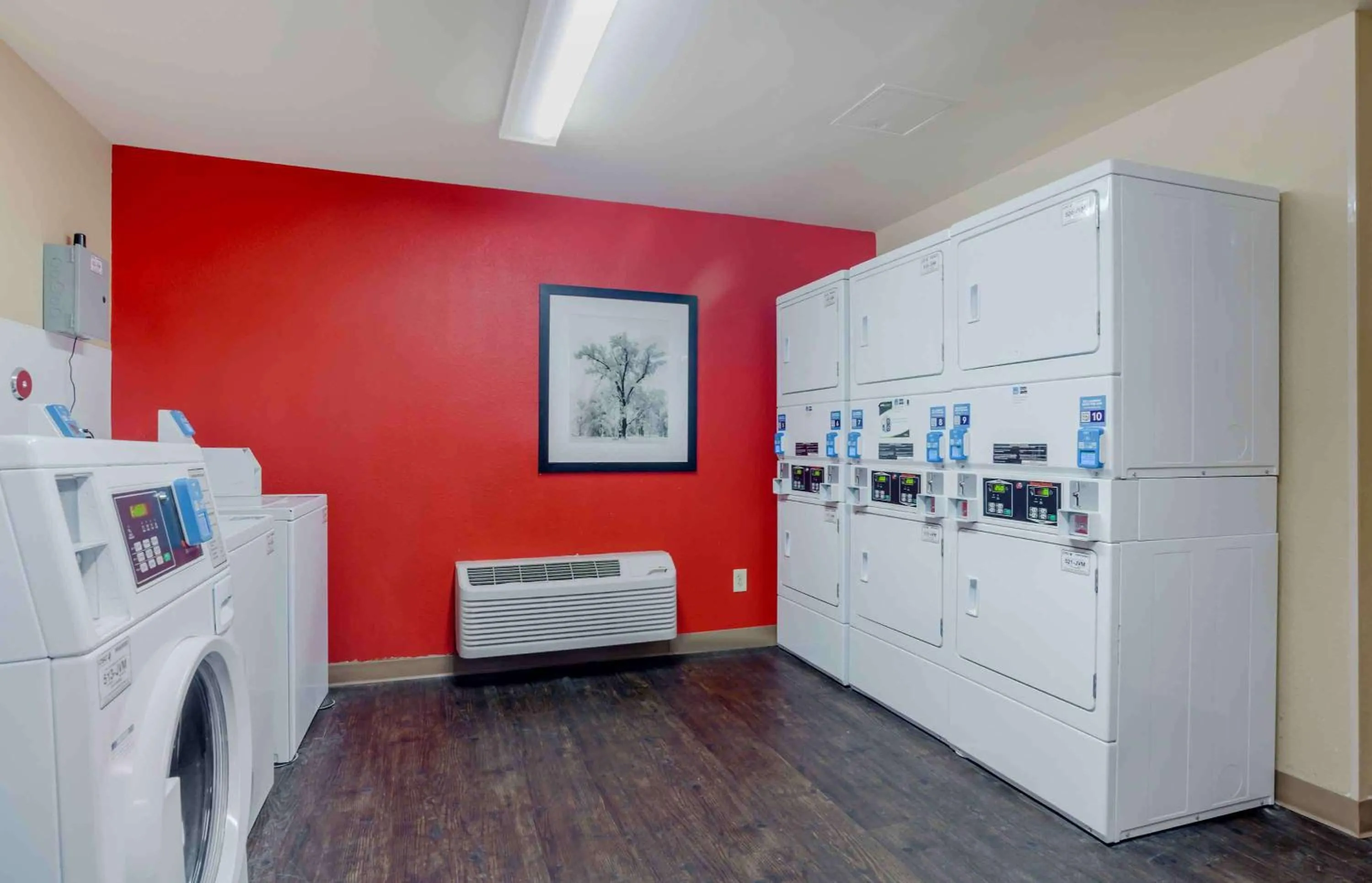 Property building in Extended Stay America Suites - Los Angeles - Torrance Blvd