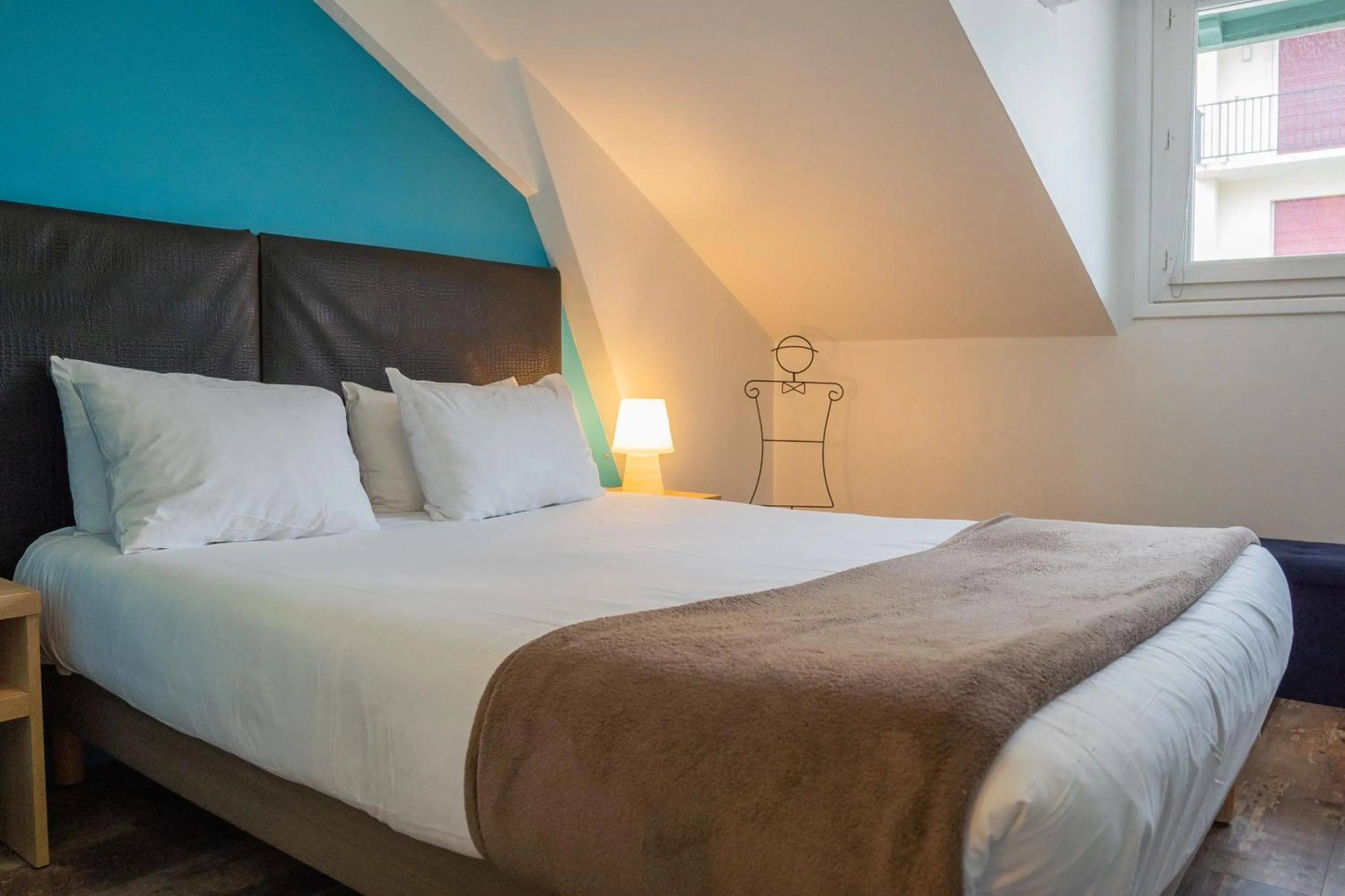 Photo of the whole room, Bed in Mosaik hotel