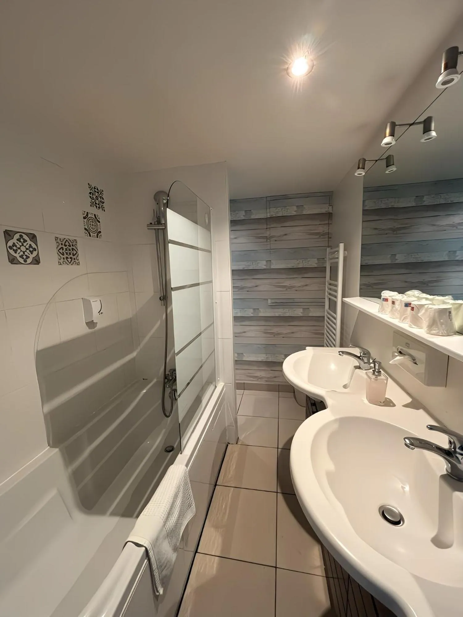 Bathroom in Mosaik hotel