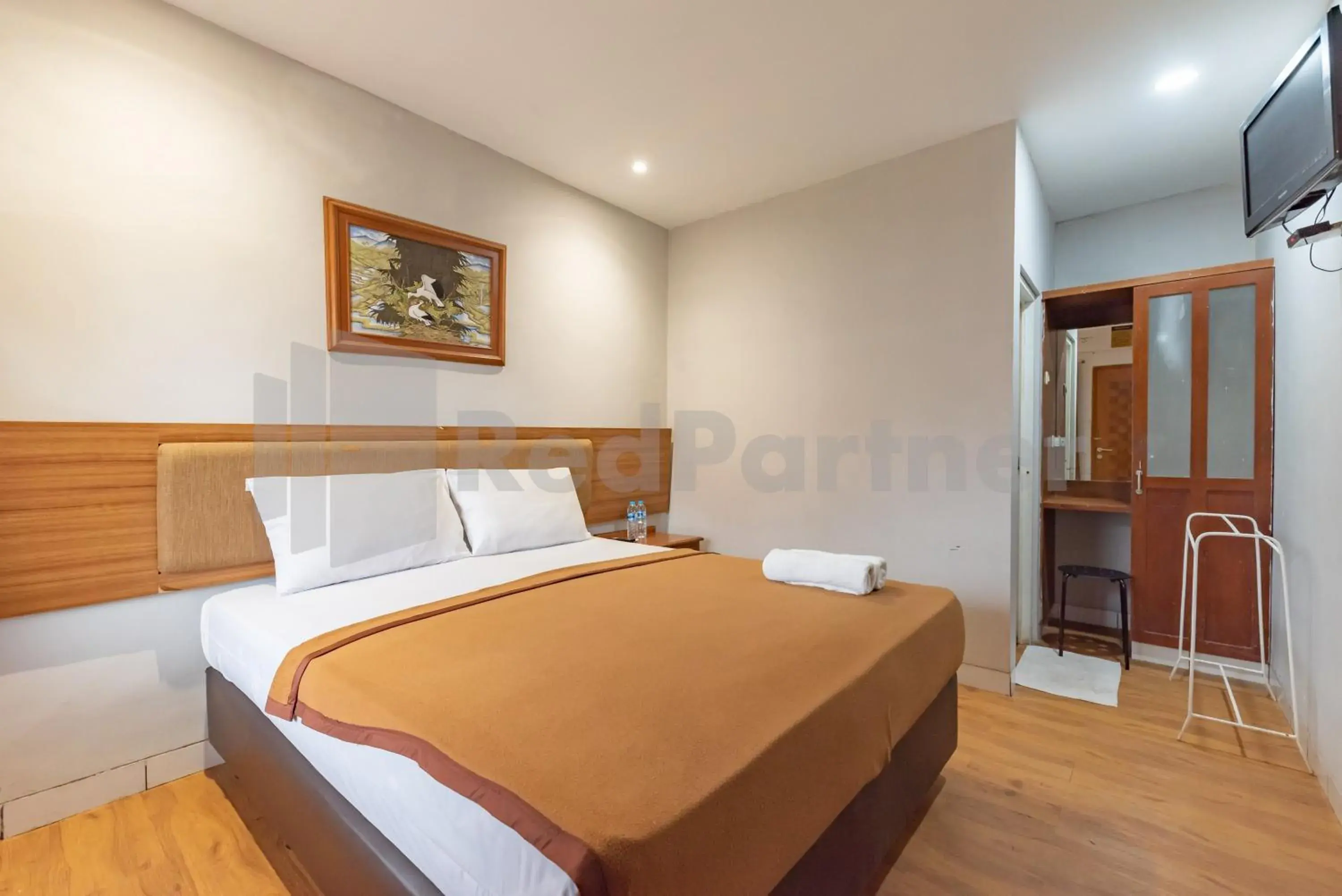 Double Room in Yehezkiel Hotel Lembang Mitra RedDoorz Double Room in Yehezkiel Hotel Lembang Mitra RedDoorz