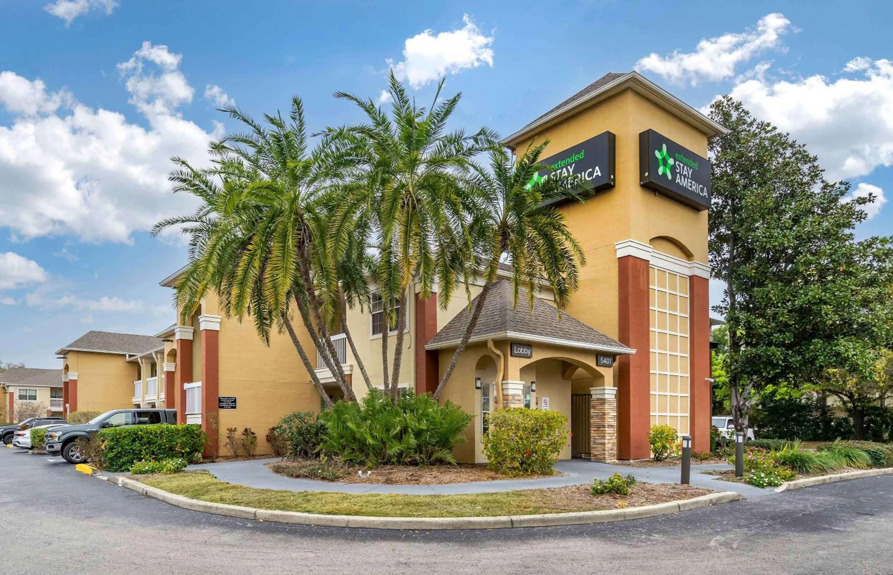 Property building in Extended Stay America Select Suites - Tampa - North Airport