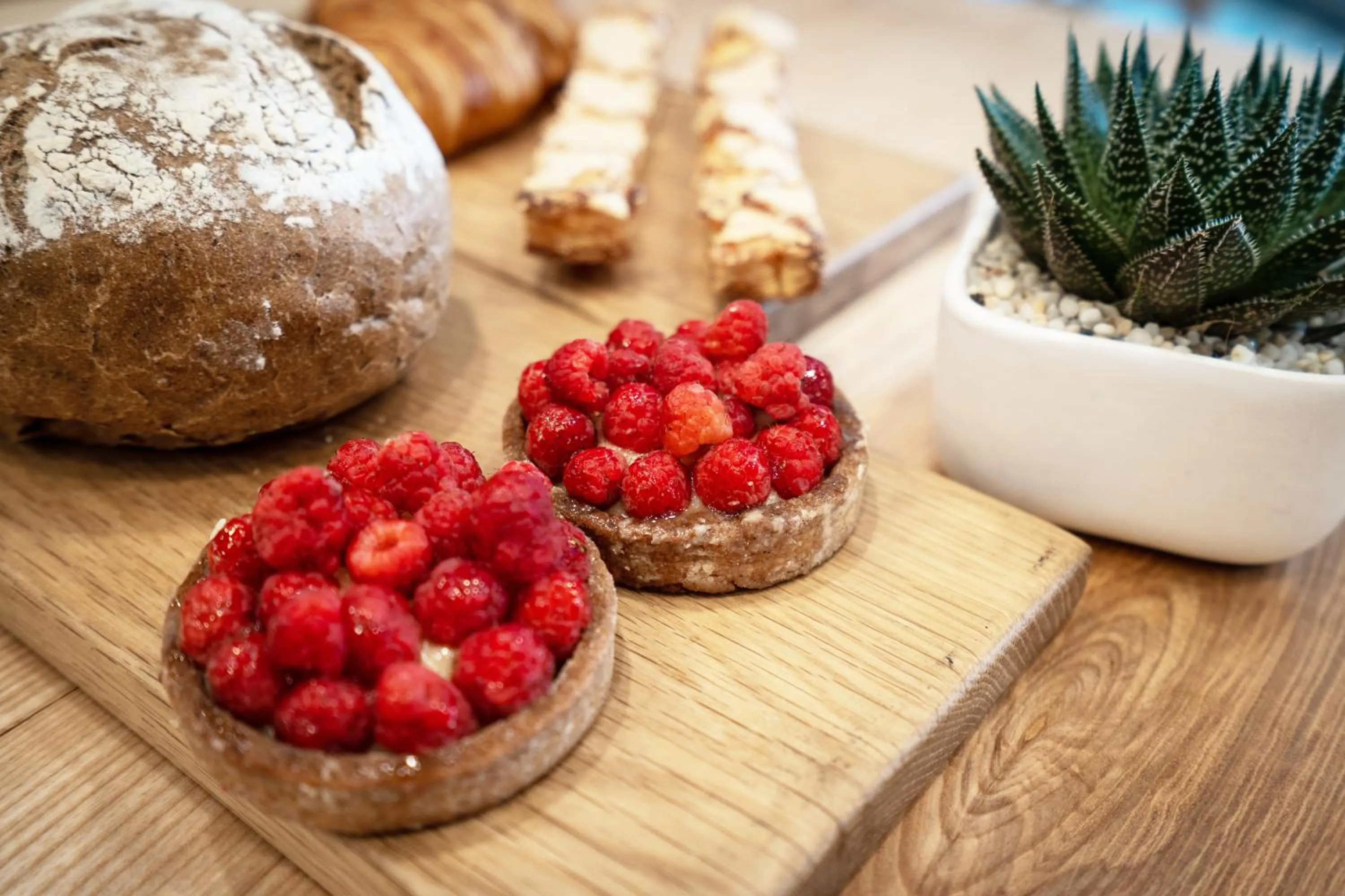 Food and drinks in Mecozy Apartel