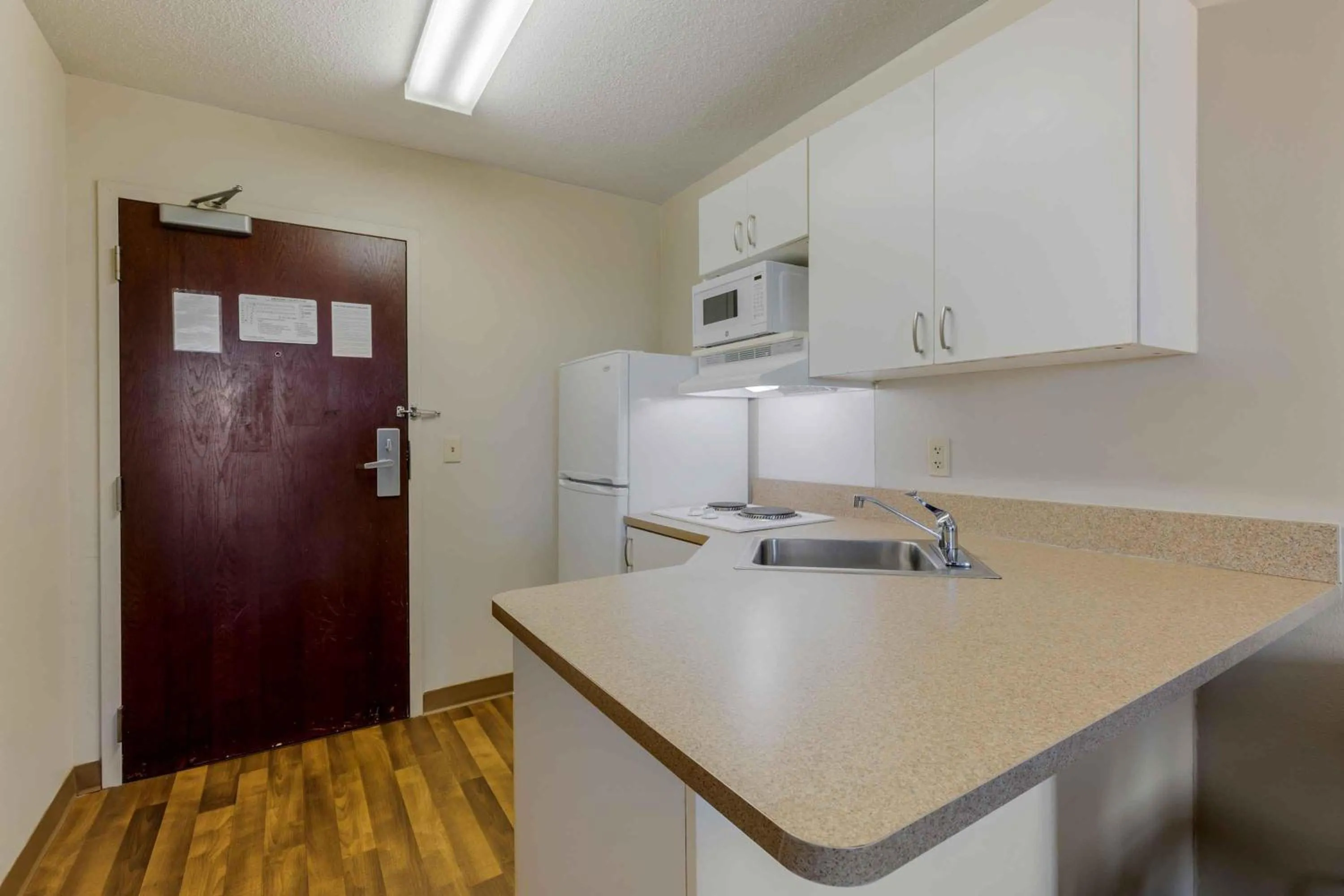 Kitchen or kitchenette in Extended Stay America Suites - St Louis - St Peters