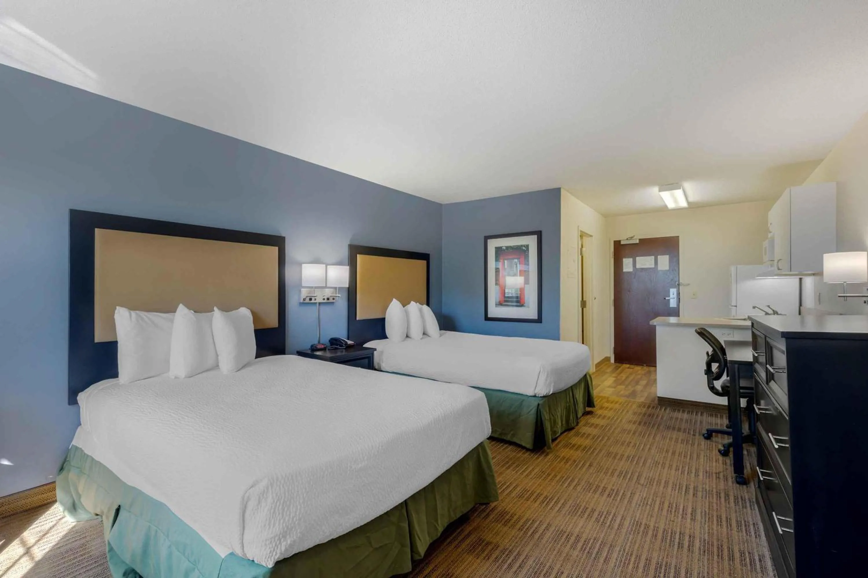 Bedroom, Bed in Extended Stay America Suites - St Louis - St Peters