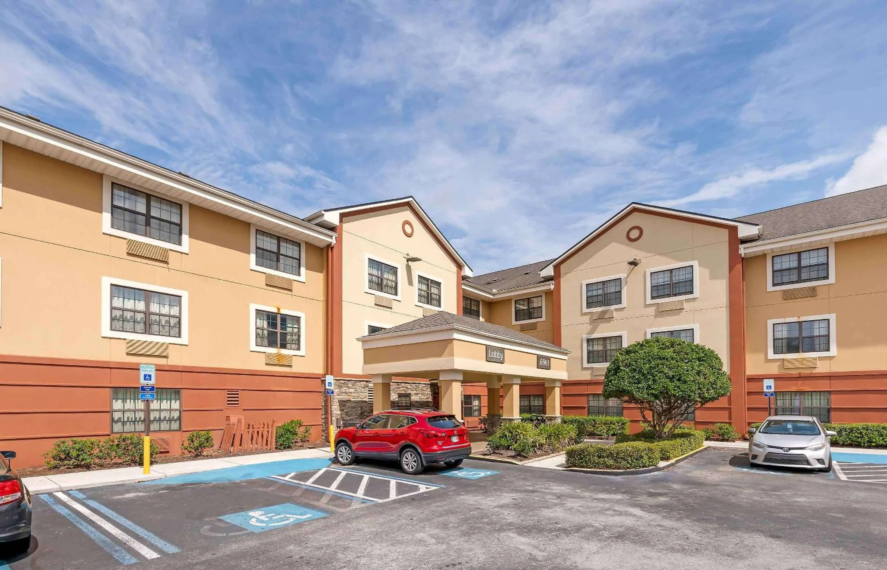 Property building in Extended Stay America Select Suites - Jacksonville - Lenoir Avenue East