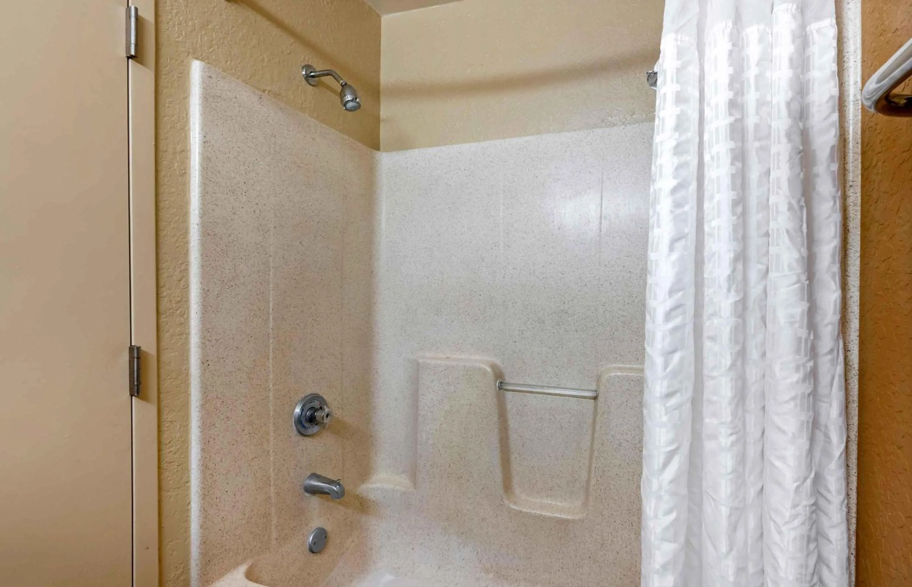 Bathroom in Extended Stay America Select Suites - Jacksonville - Lenoir Avenue East
