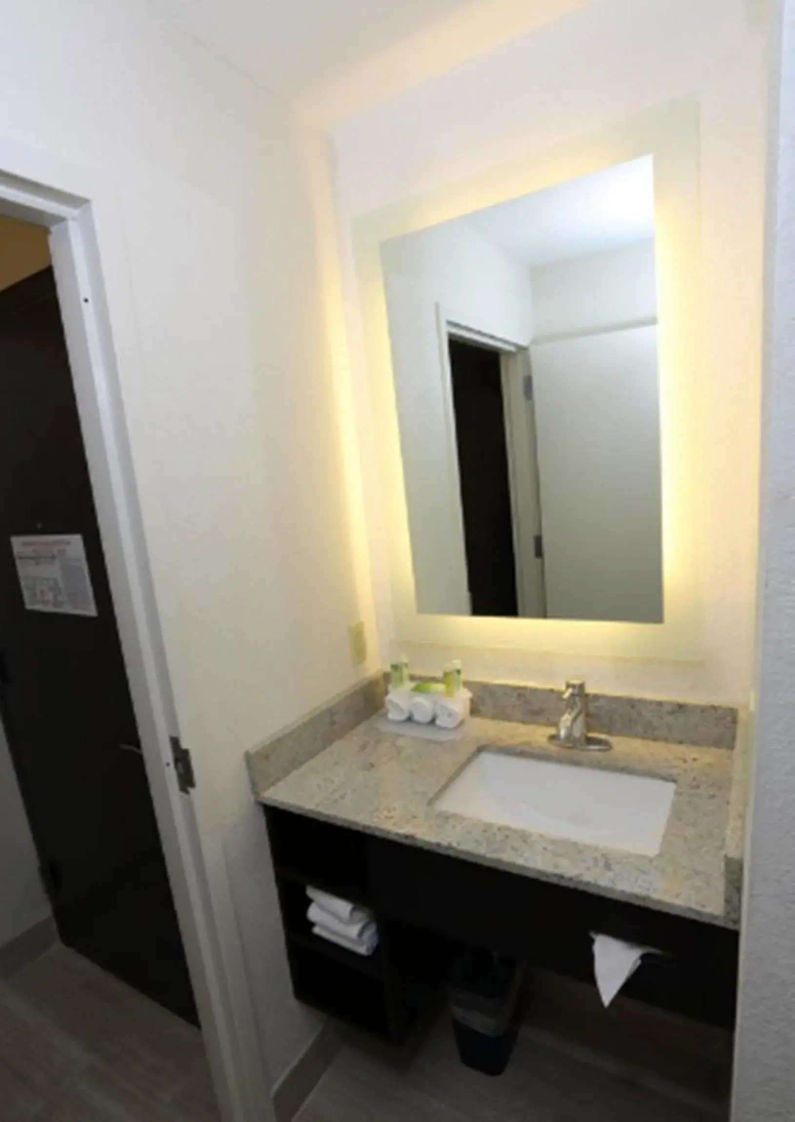 Standard Room in Holiday Inn Express Brentwood-South Cool Springs by IHG Standard Room in Holiday Inn Express Brentwood-South Cool Springs by IHG