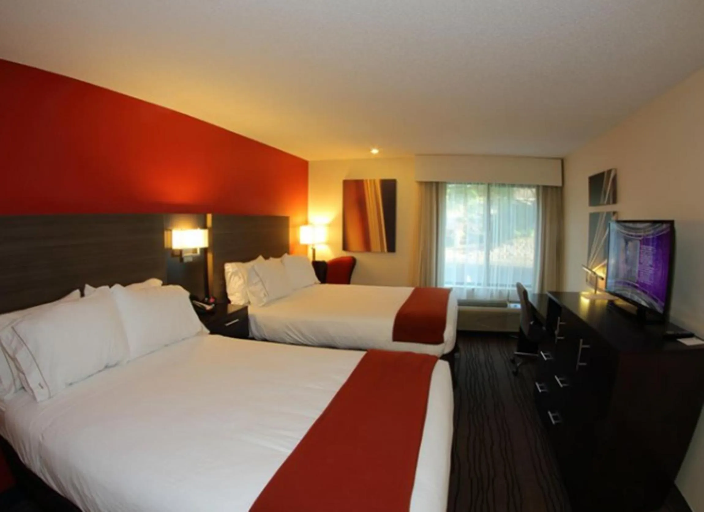 Bed in Holiday Inn Express Brentwood-South Cool Springs by IHG
