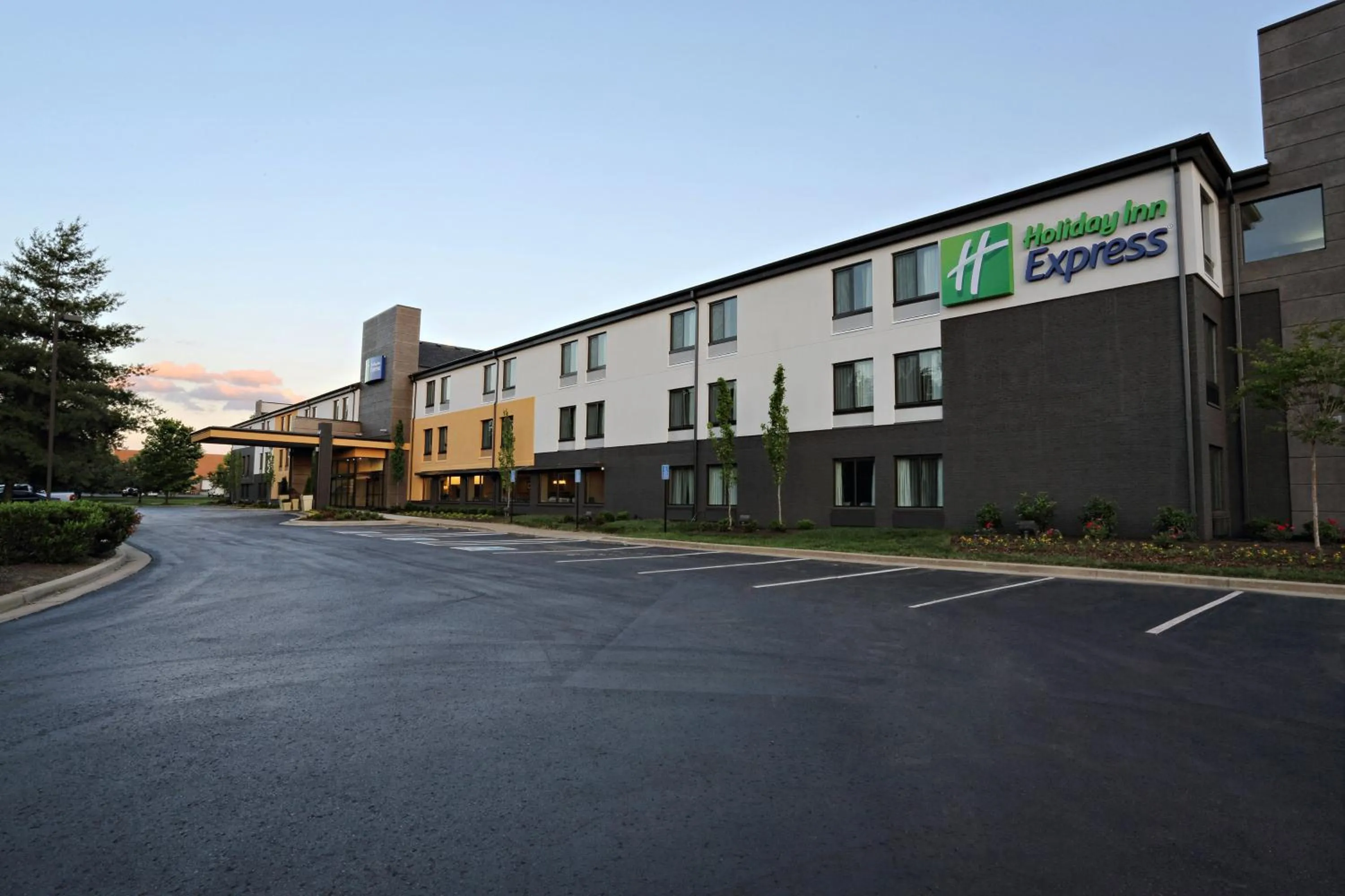 Property building in Holiday Inn Express Brentwood-South Cool Springs by IHG