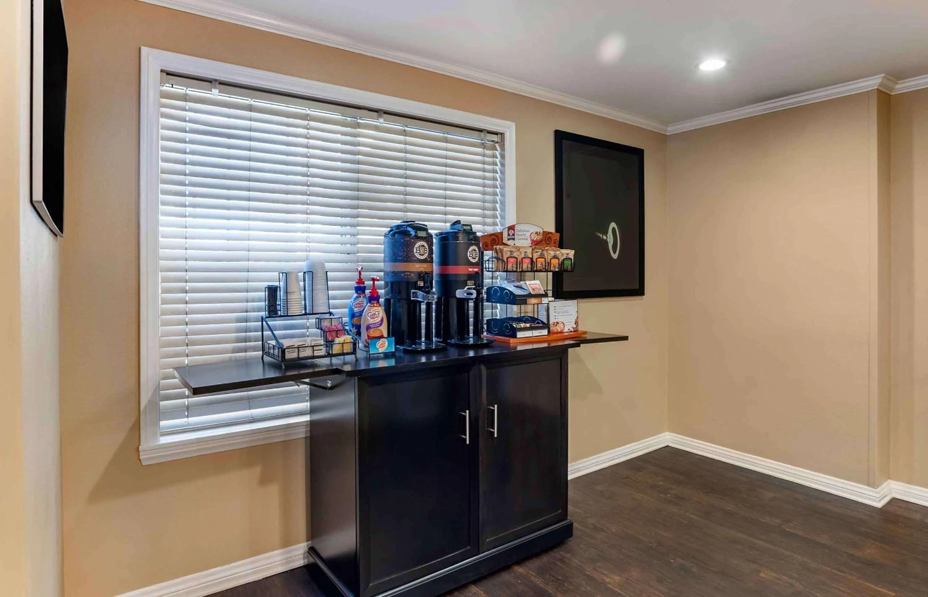 Breakfast in Extended Stay America Suites - Los Angeles - Monrovia