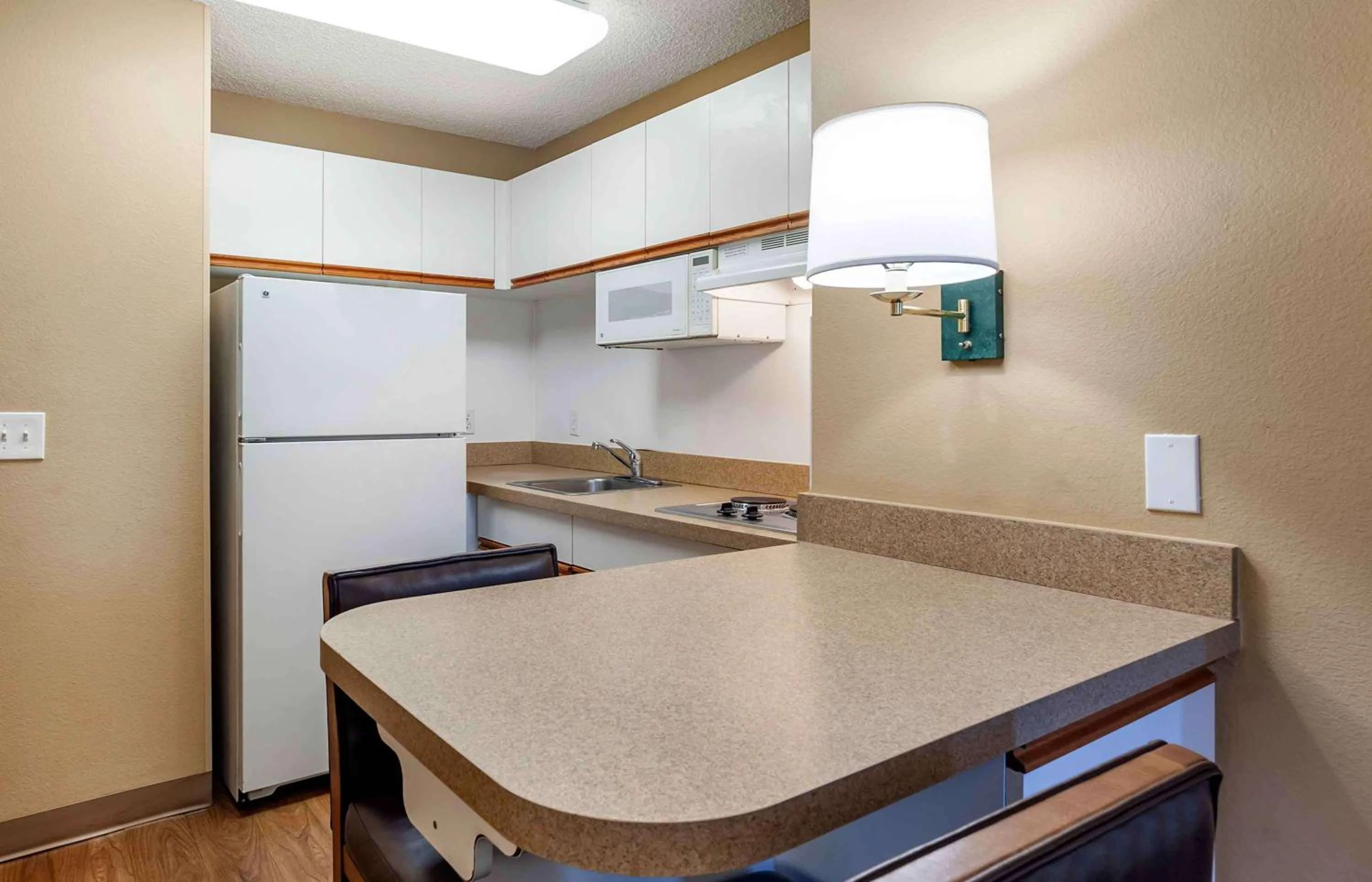 Kitchen or kitchenette in Extended Stay America Suites - Los Angeles - Monrovia