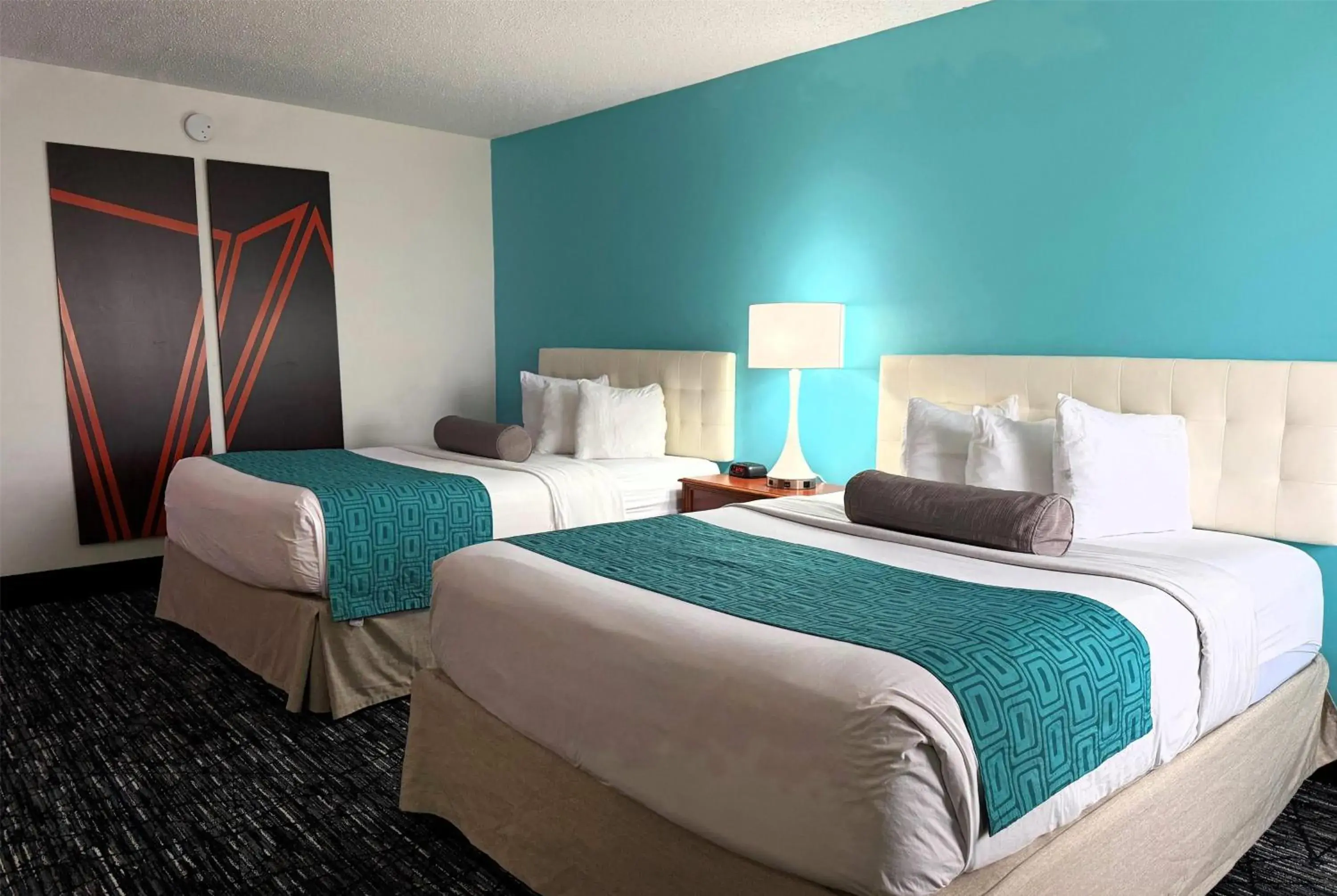 Queen Room with Two Queen Beds - Non-Smoking in Howard Johnson by Wyndham Evansville East Queen Room with Two Queen Beds - Non-Smoking in Howard Johnson by Wyndham Evansville East