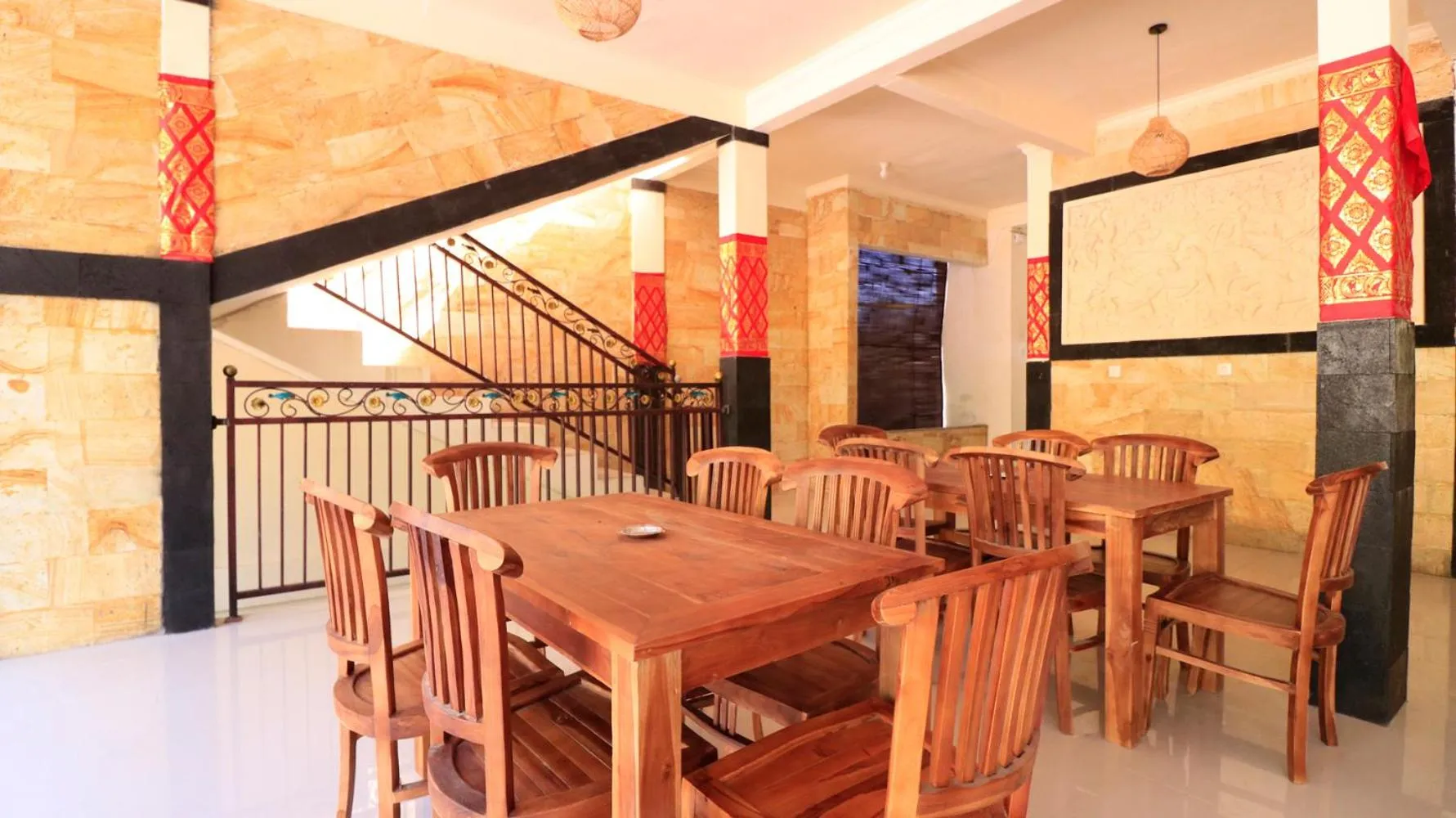 Restaurant/places to eat in Sukawati Inn at Crystal Bay