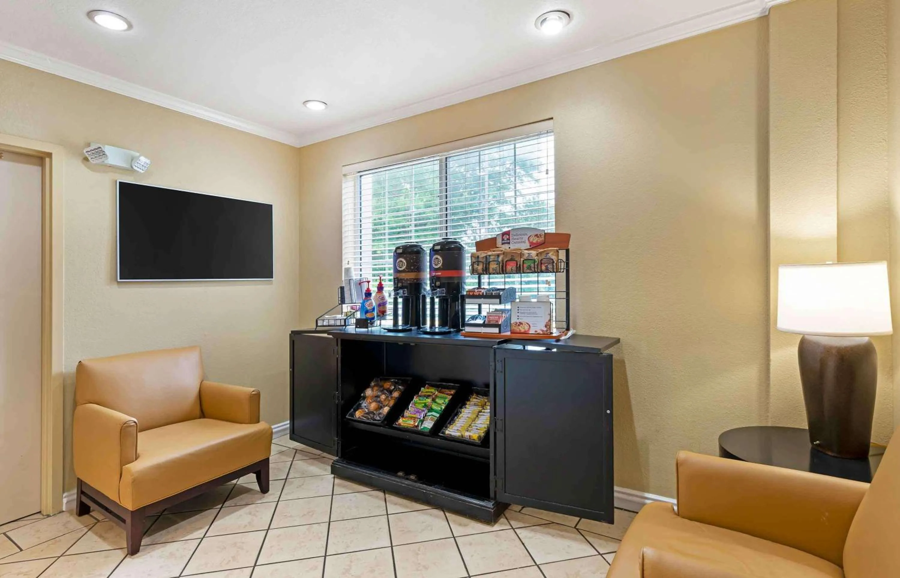 Breakfast in Extended Stay America Suites - North Chesterfield - Arboretum