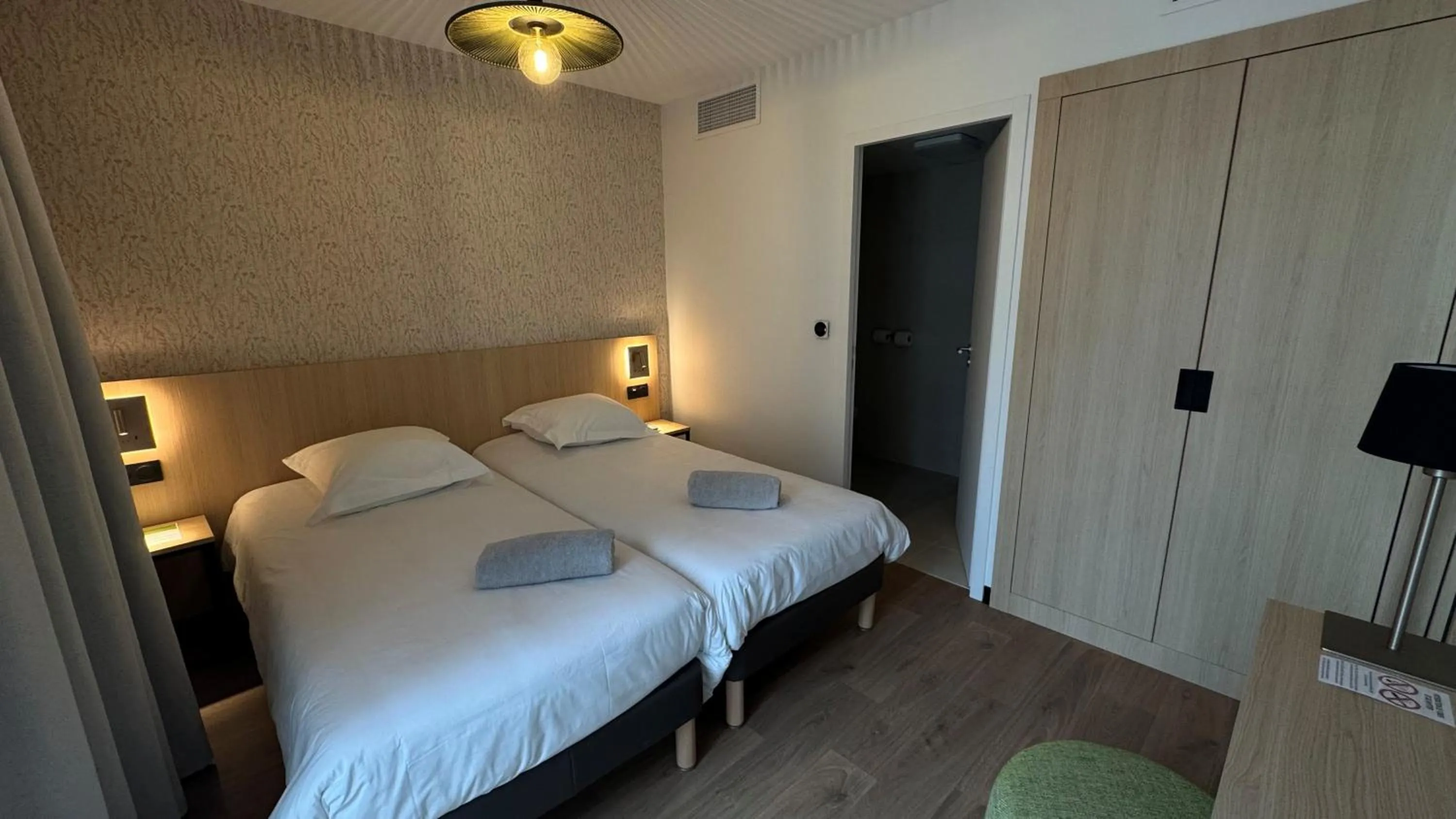 Bedroom, Bed in Abalys Hotel