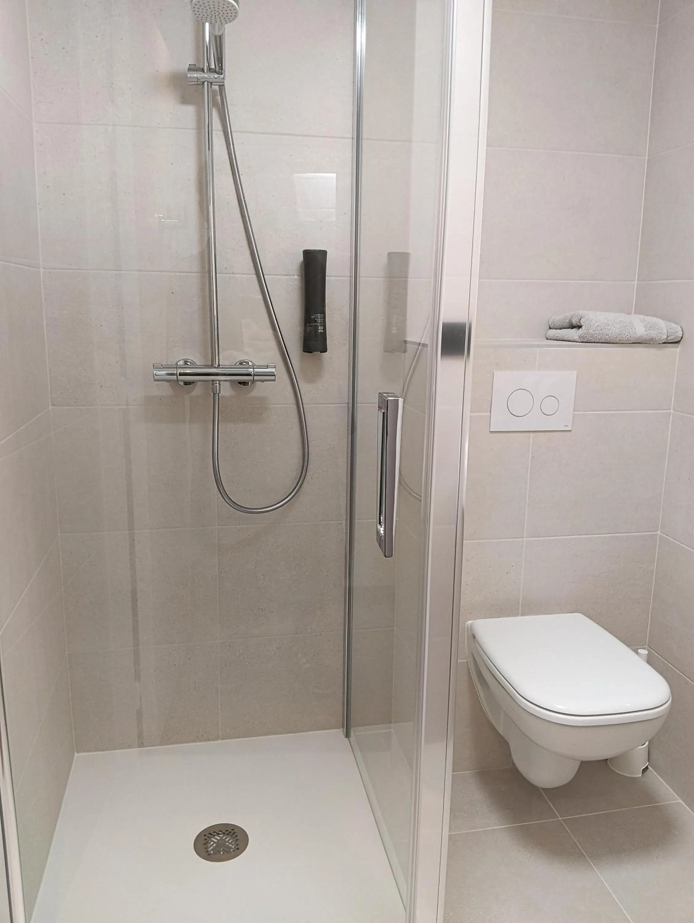 Bathroom in Abalys Hotel