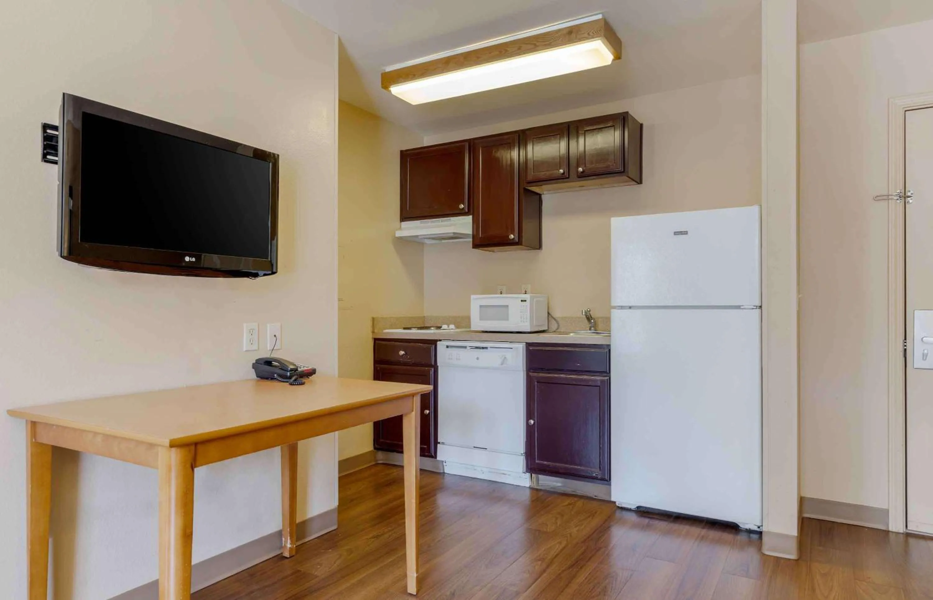 Kitchen or kitchenette in Extended Stay America Suites - Dallas - Plano