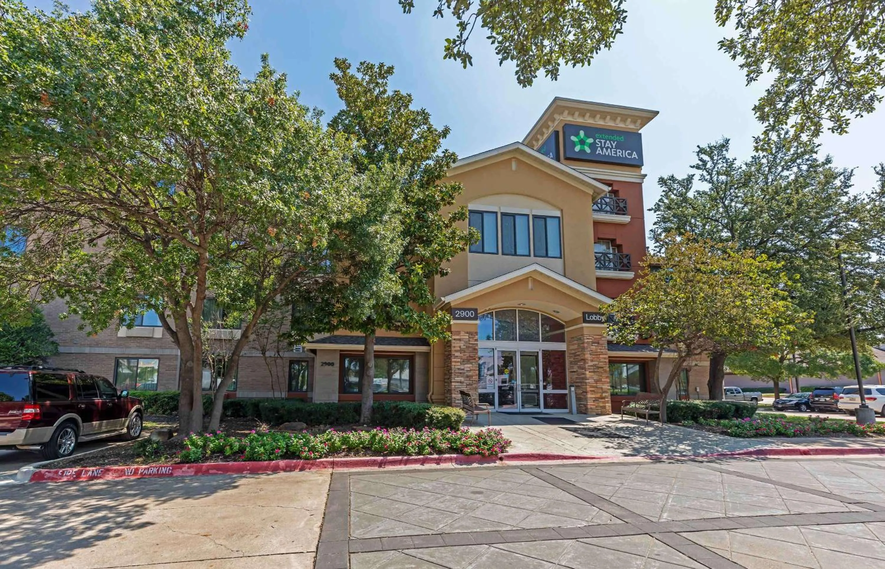 Property building in Extended Stay America Suites - Dallas - Plano