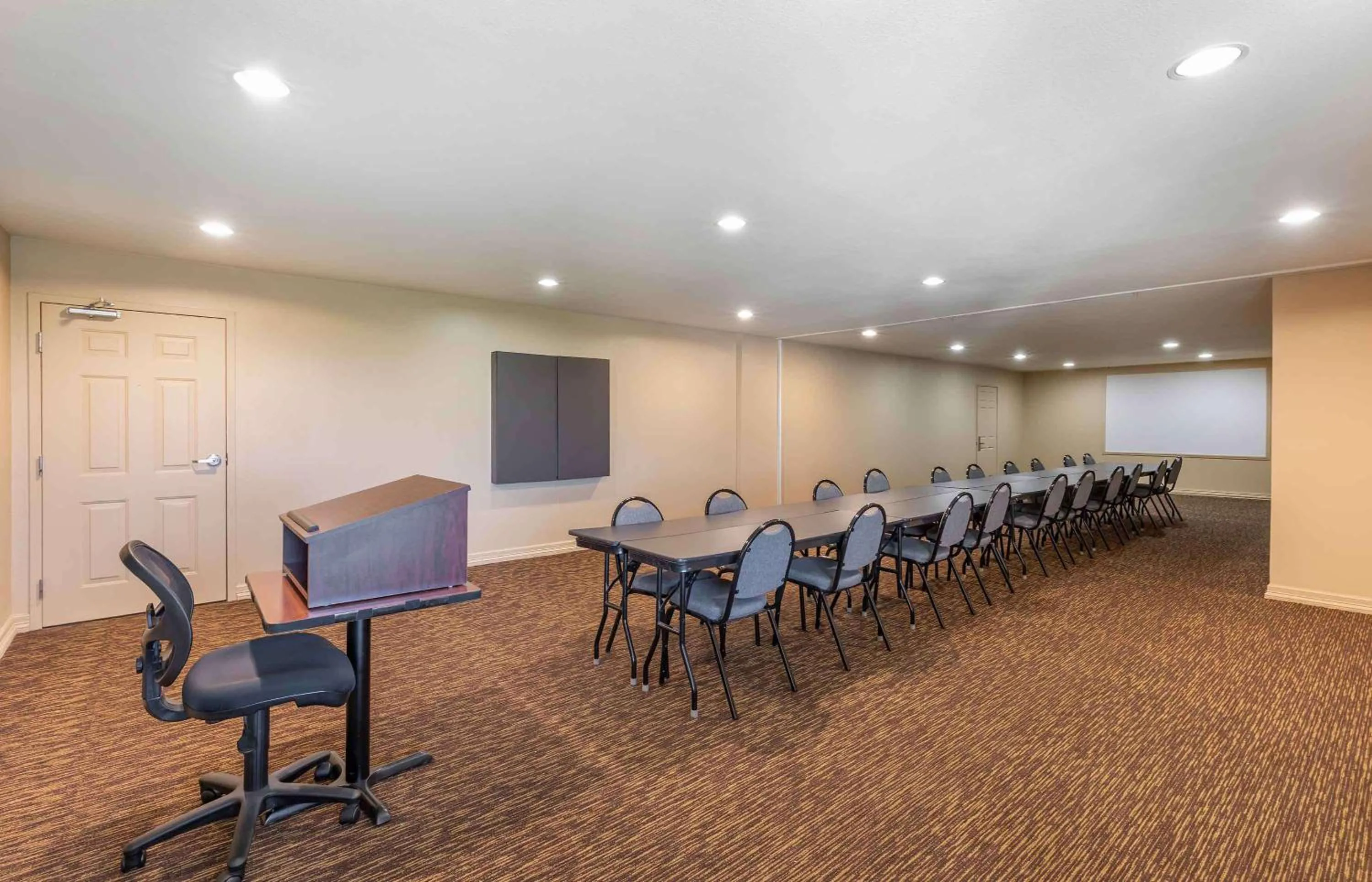 Meeting/conference room in Extended Stay America Suites - Dallas - Plano