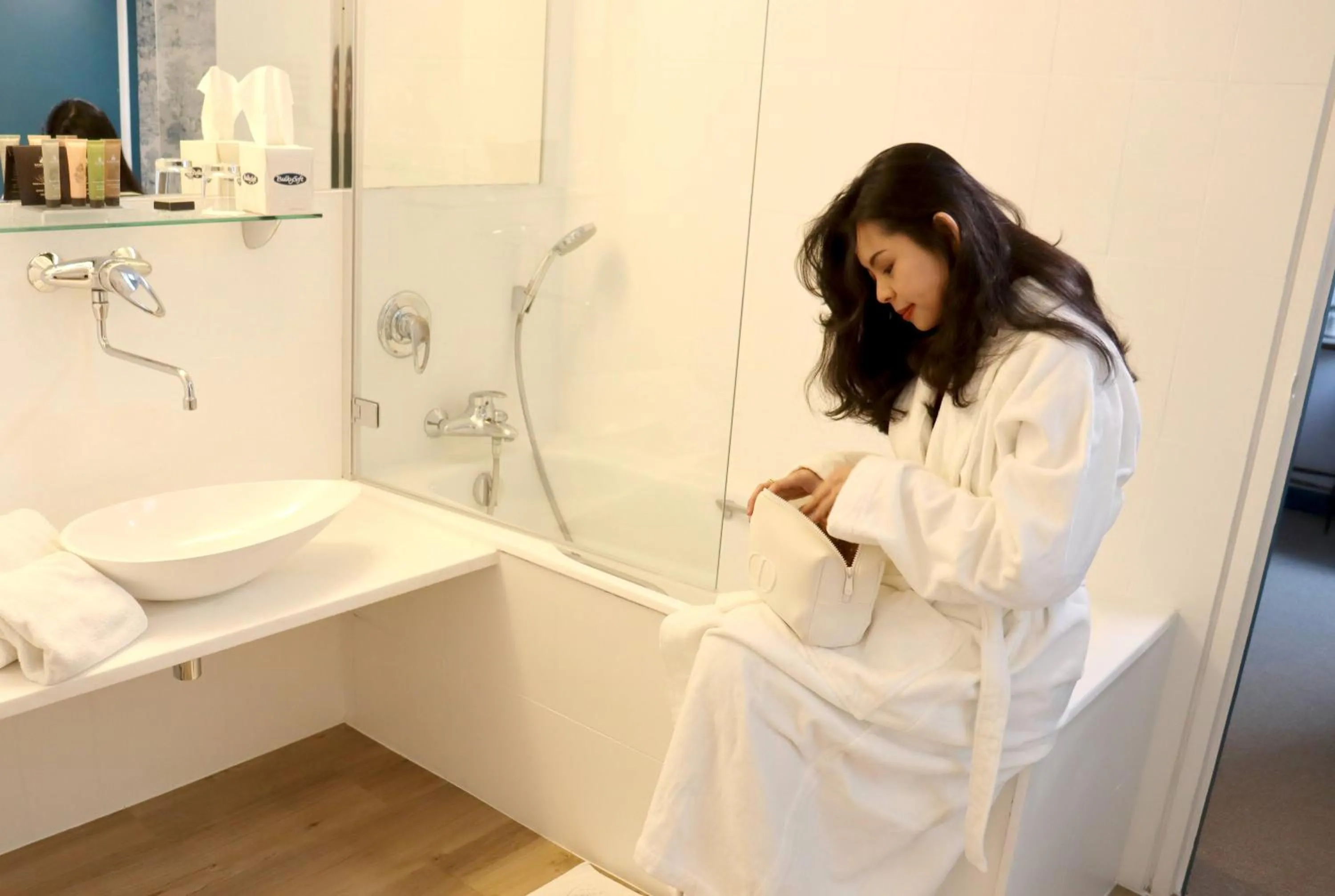 Bathroom in Le Pergolèse Paris Champs Elysées