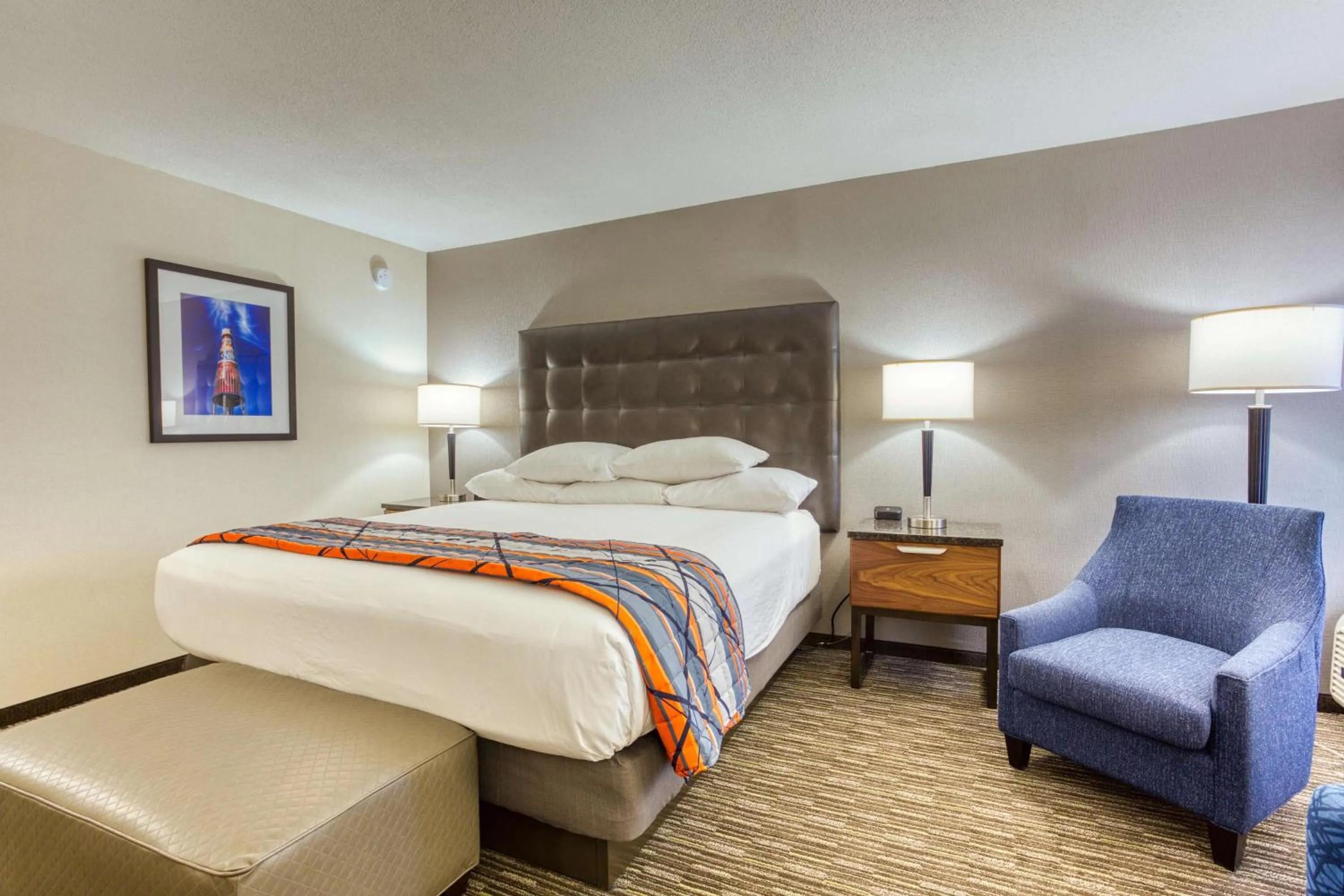 Bedroom, Bed in Drury Inn and Suites St Louis Collinsville