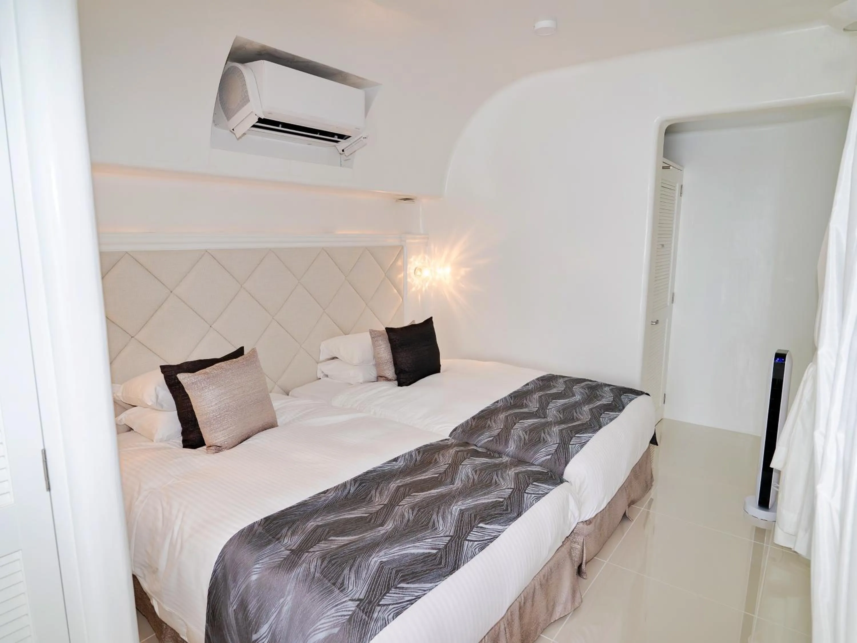 Bed in Yuki Suite Kourijima